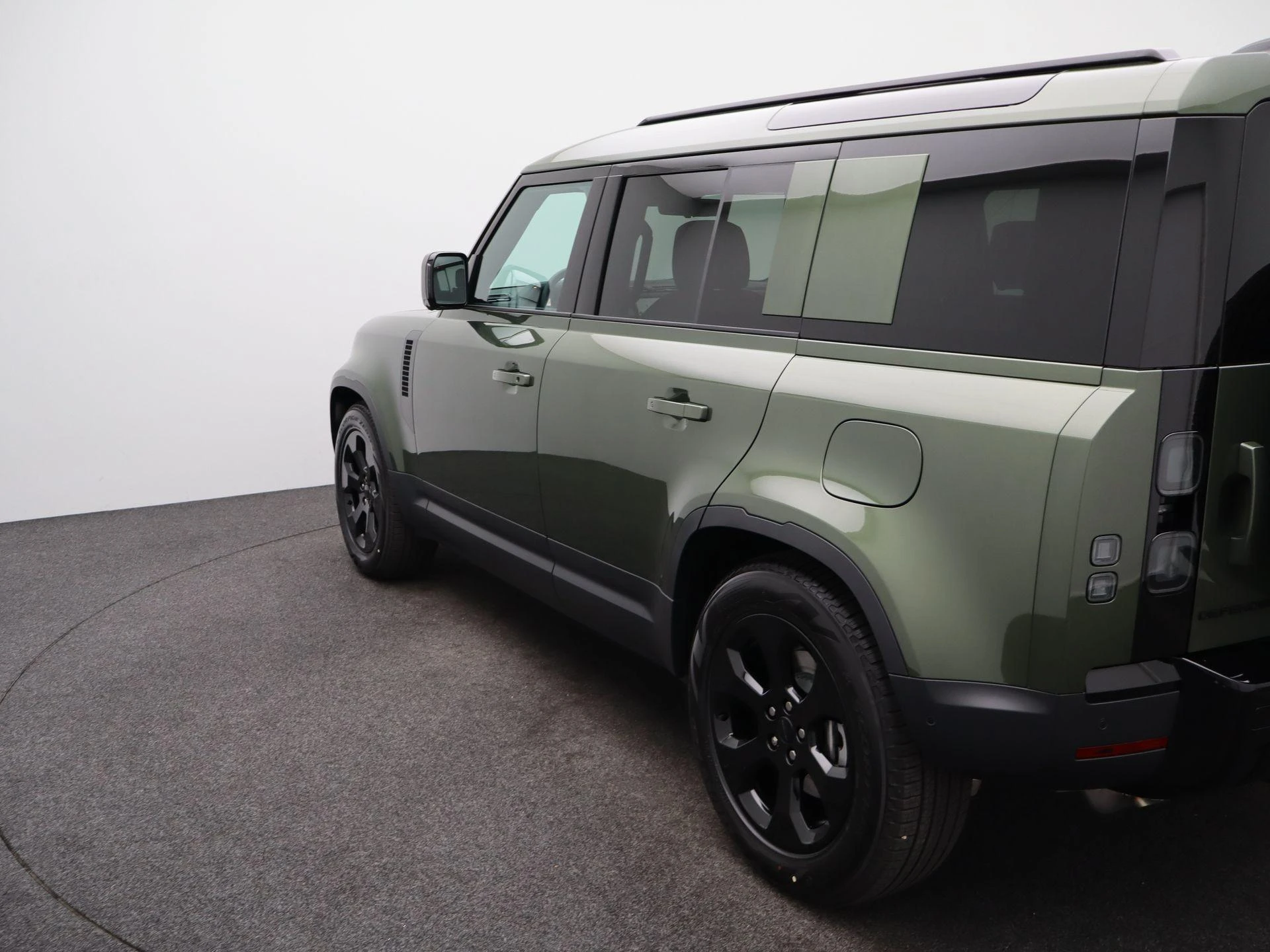 Land Rover-Defender-image-42
