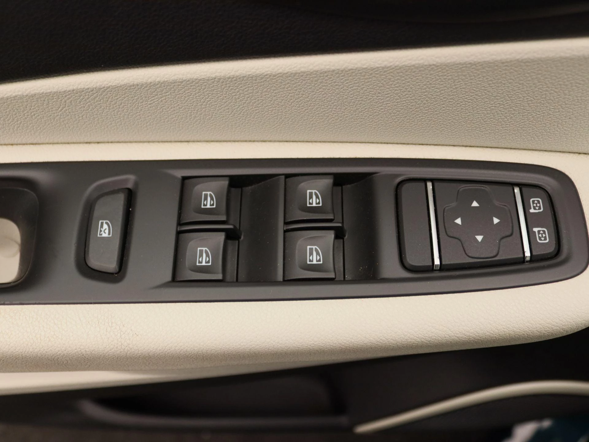 Renault-Captur-image-18
