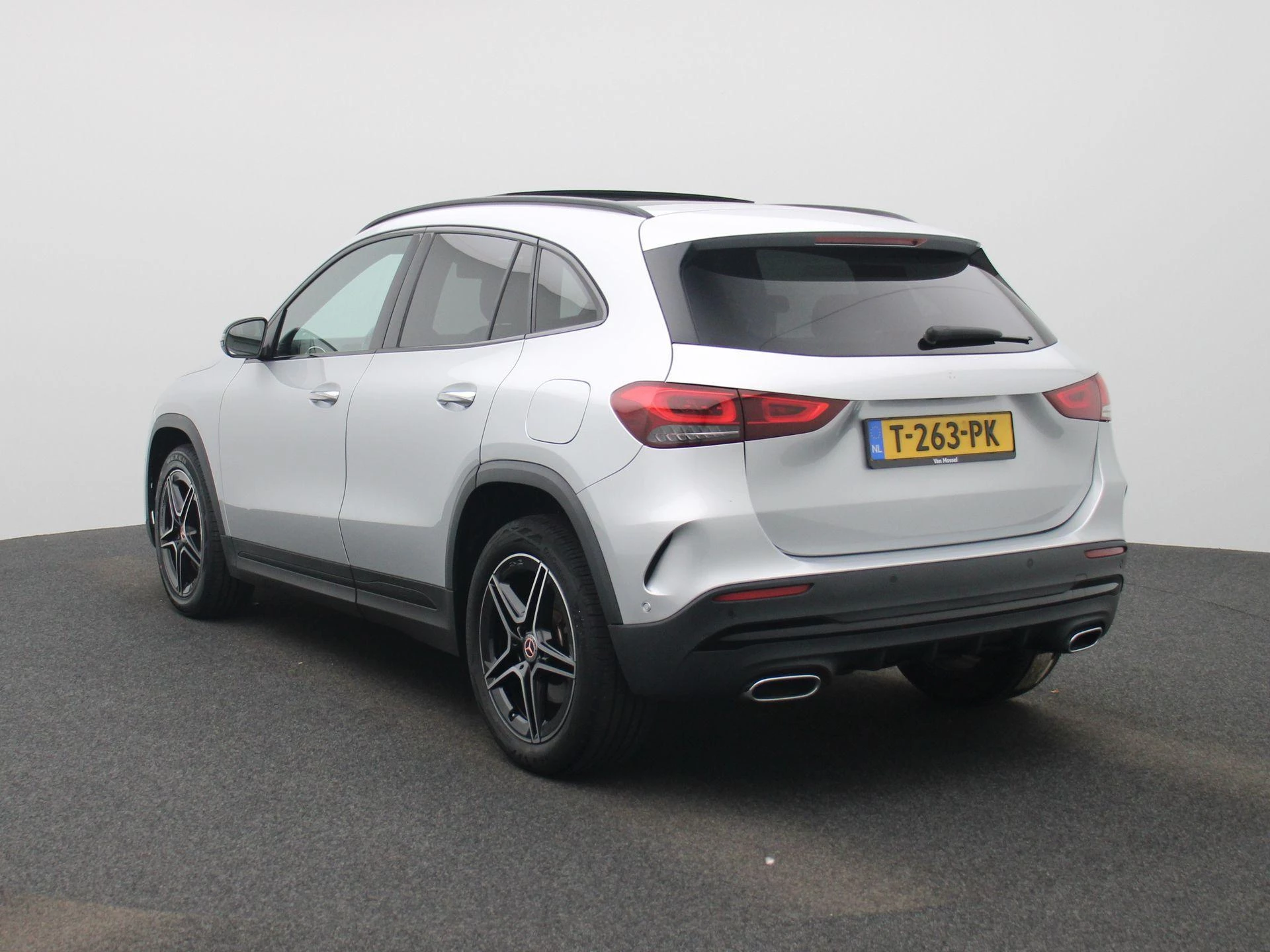 Mercedes-Benz GLA 250 e AMG Line