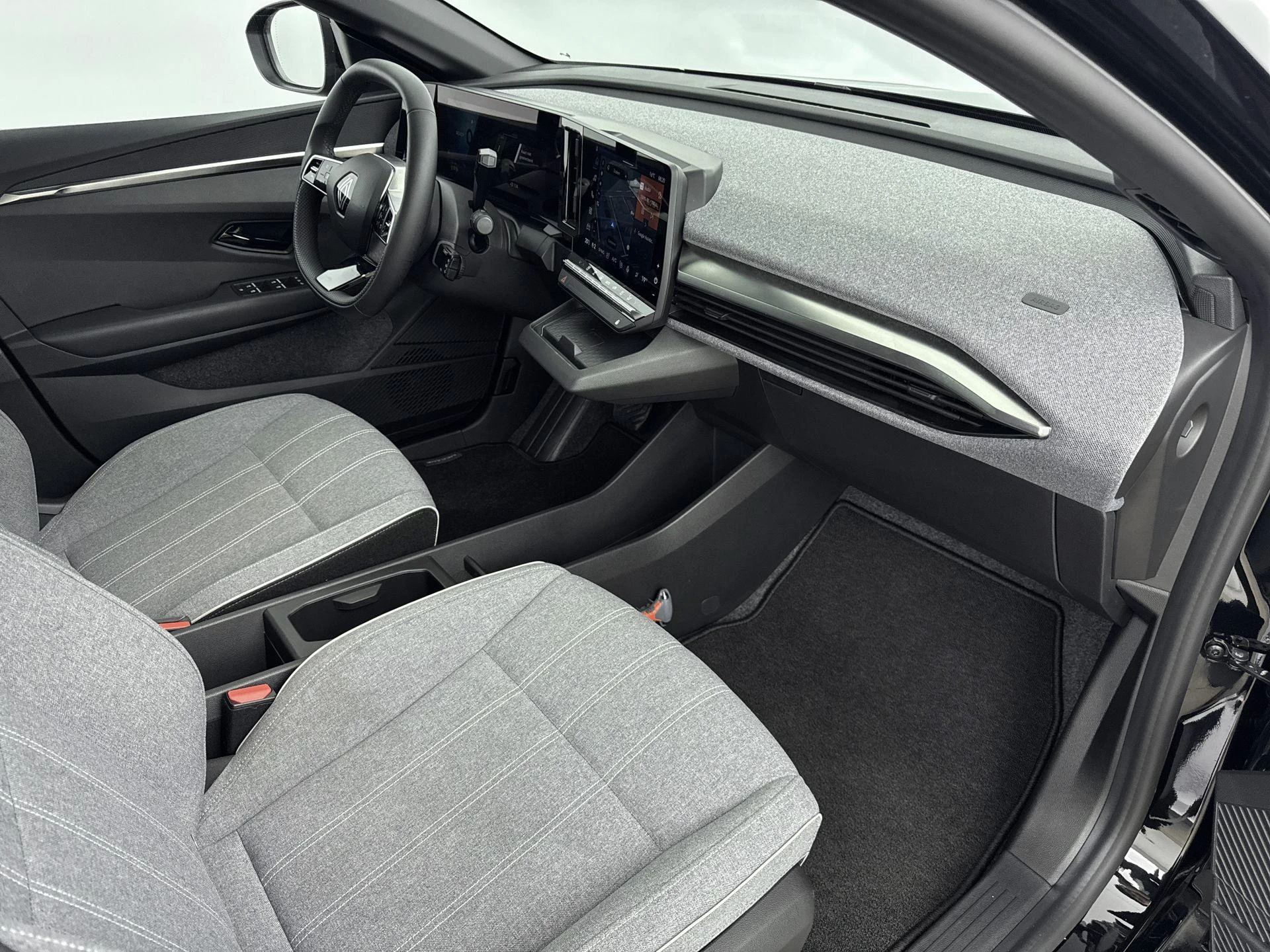 Renault-Megane E-Tech-image-17