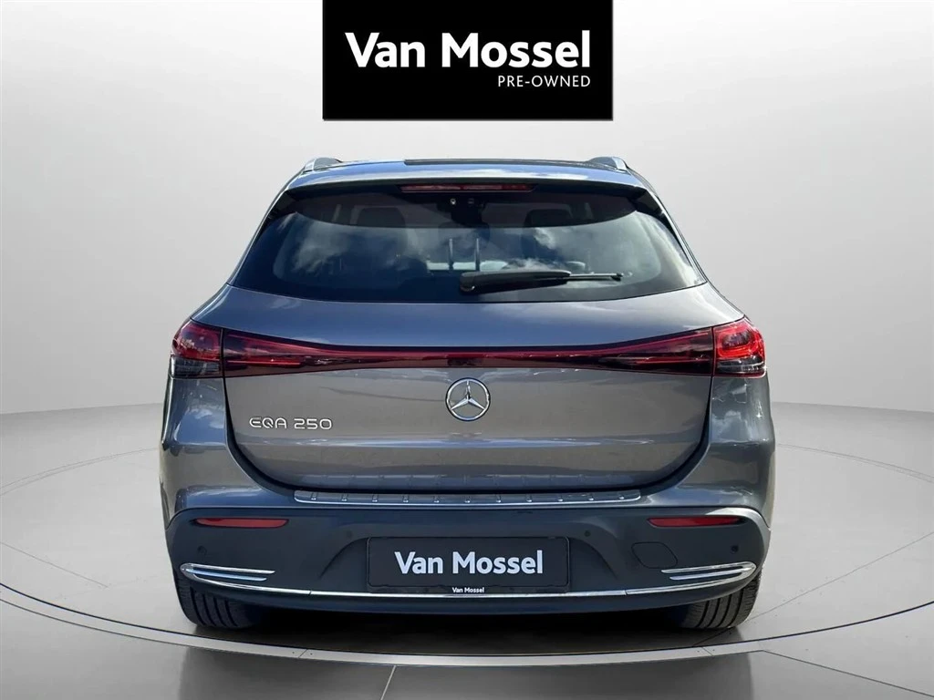 Mercedes-Benz-EQA-image-5