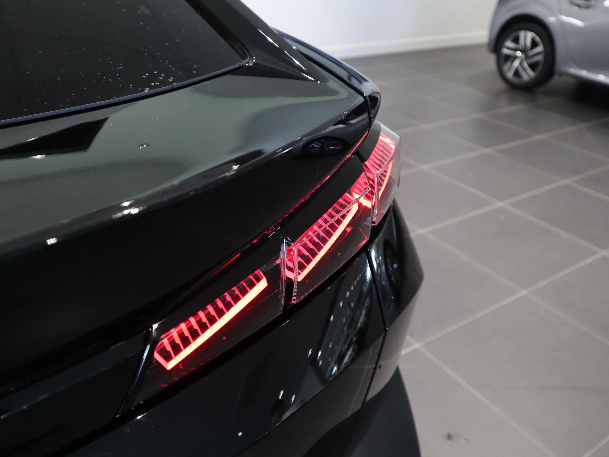 Peugeot-408-image-23