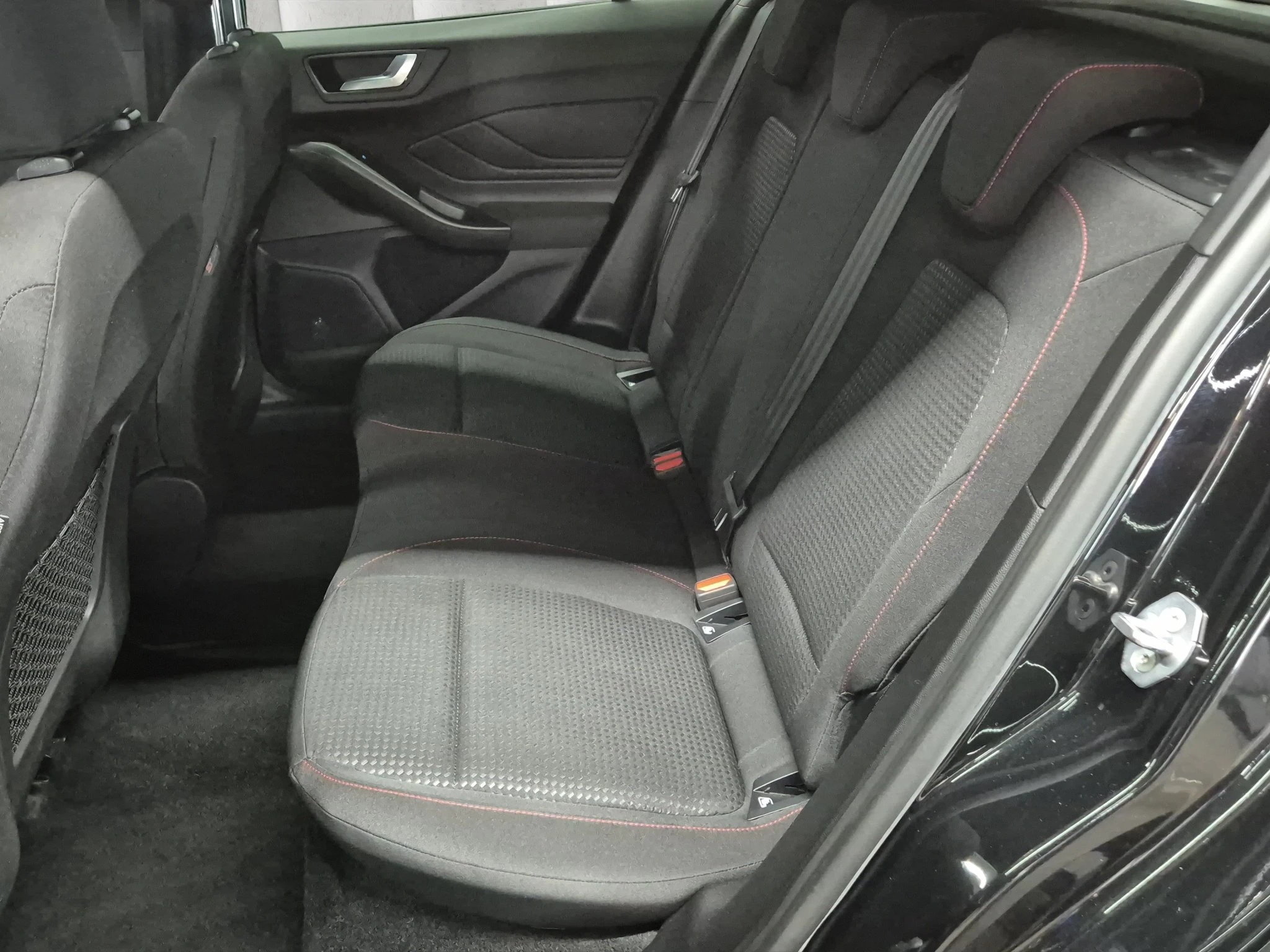Ford Focus ST-Line Style 1.0 EcoBoost Hybrid 92kW Schräghecklimousine. 5-türig