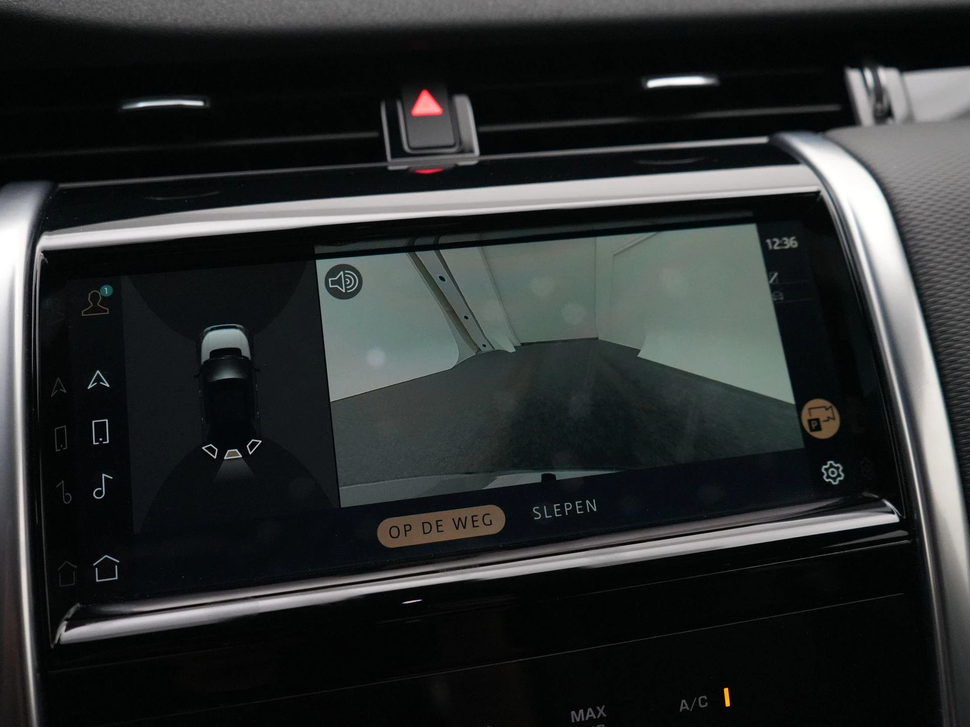 Land Rover-Discovery Sport-image-27