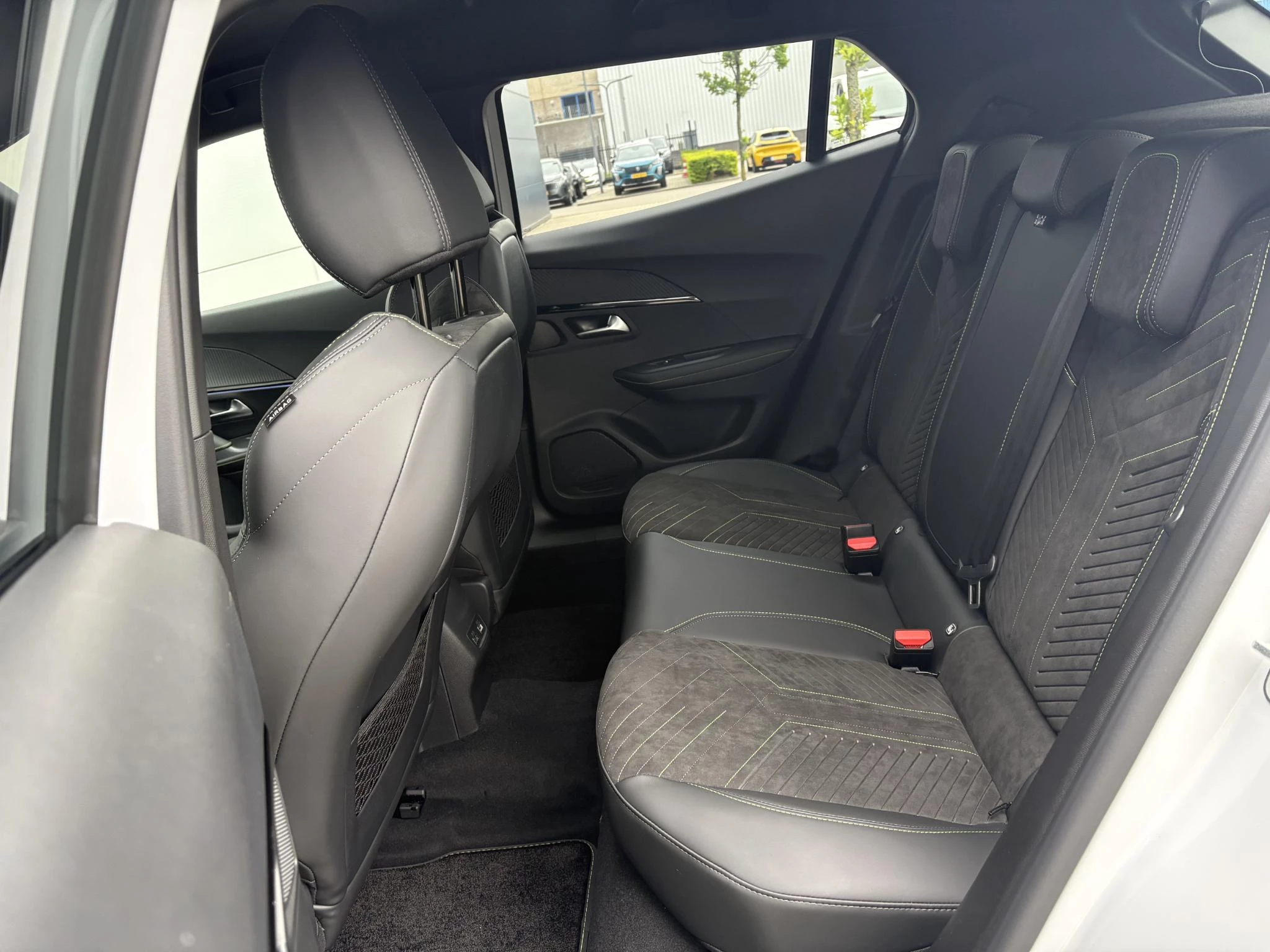 Peugeot 2008 1.2 Hybrid 145 GT