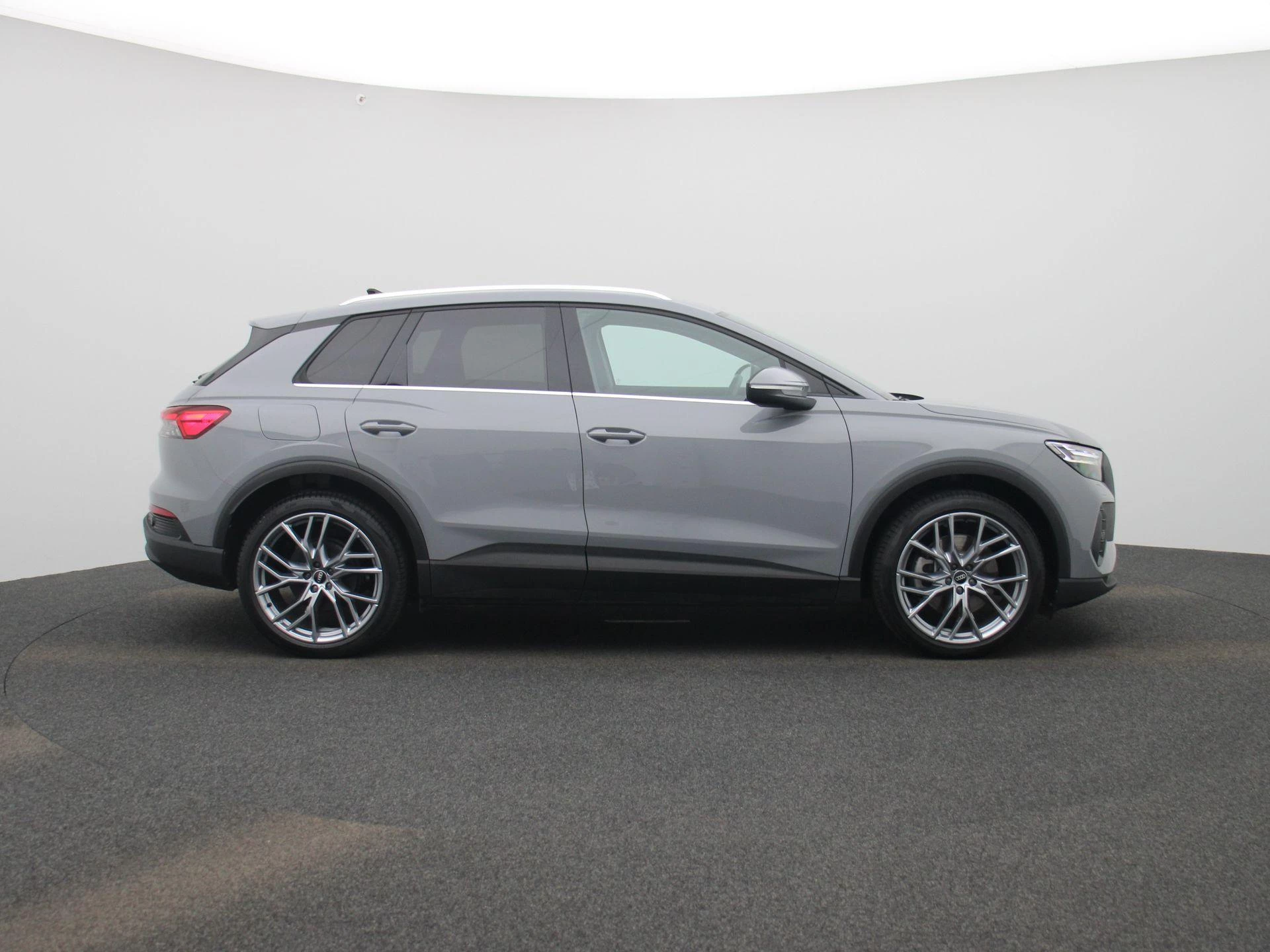 Audi-Q4 e-tron-image-5