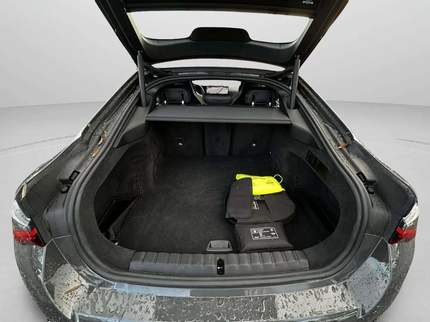 BMW-i4-image-20