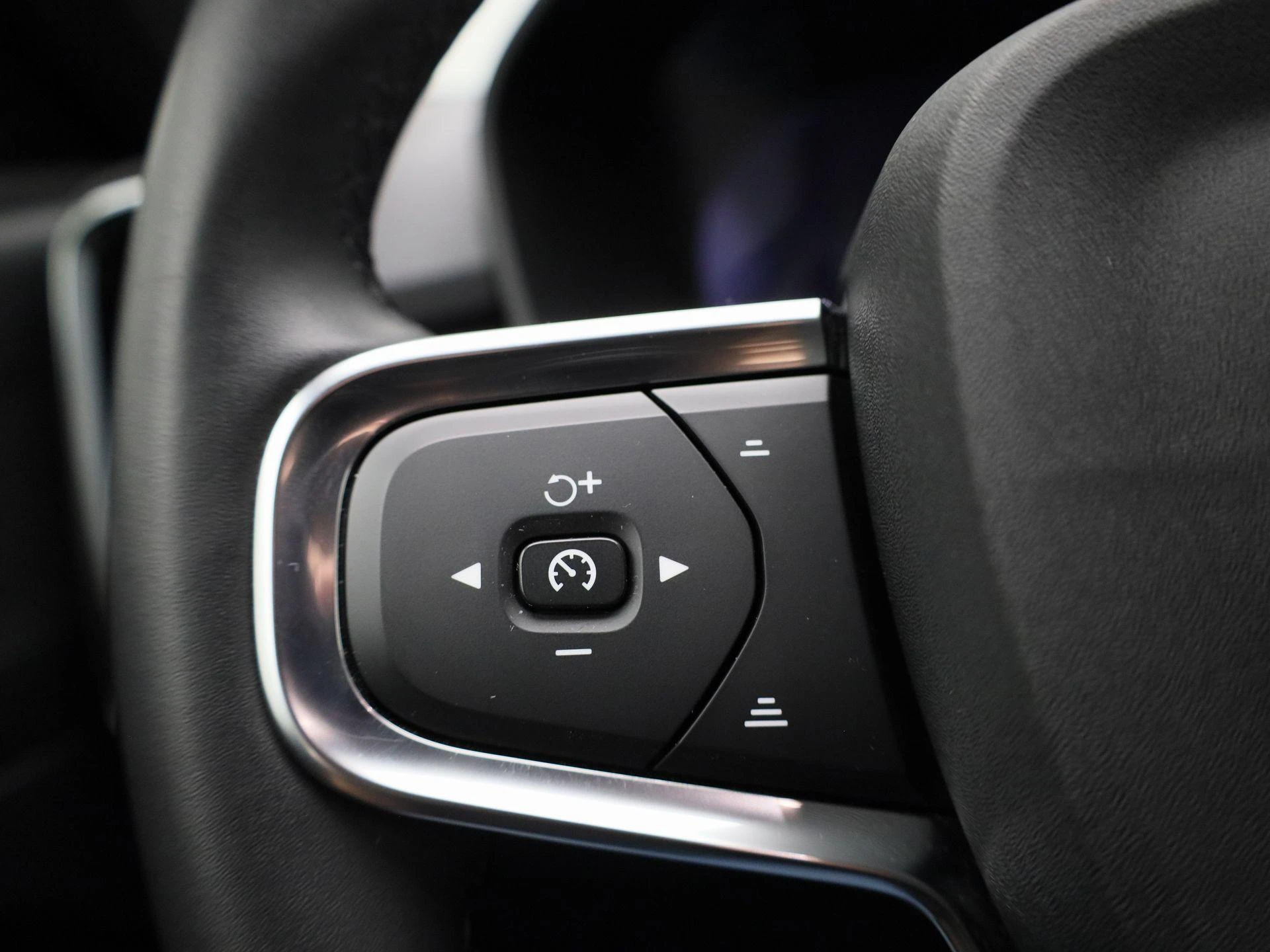 Volvo-XC40-image-19