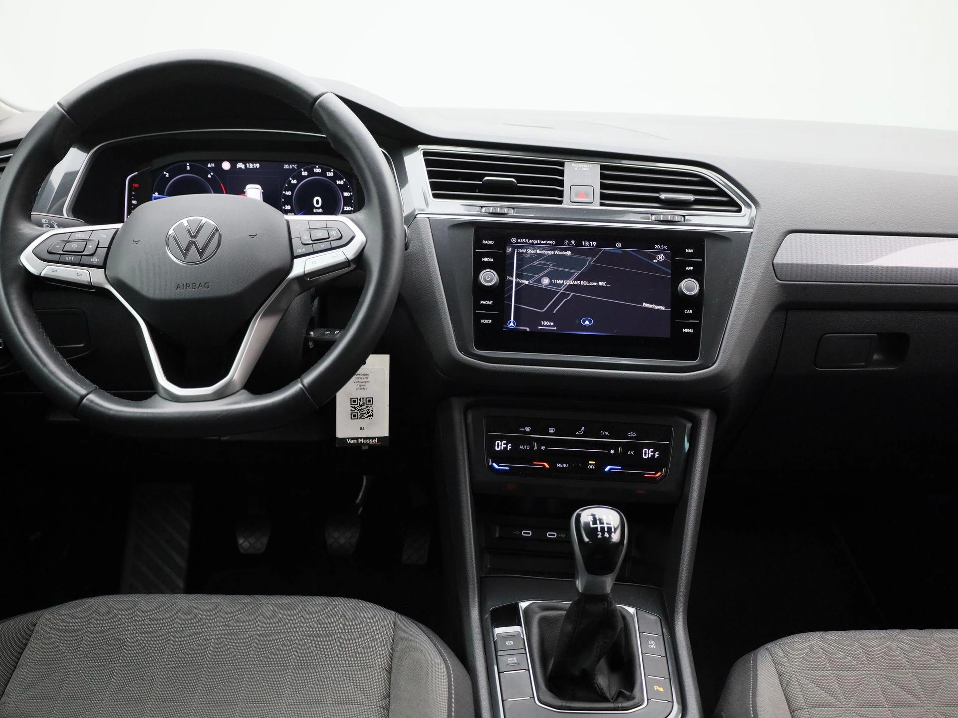Volkswagen-Tiguan-image-8