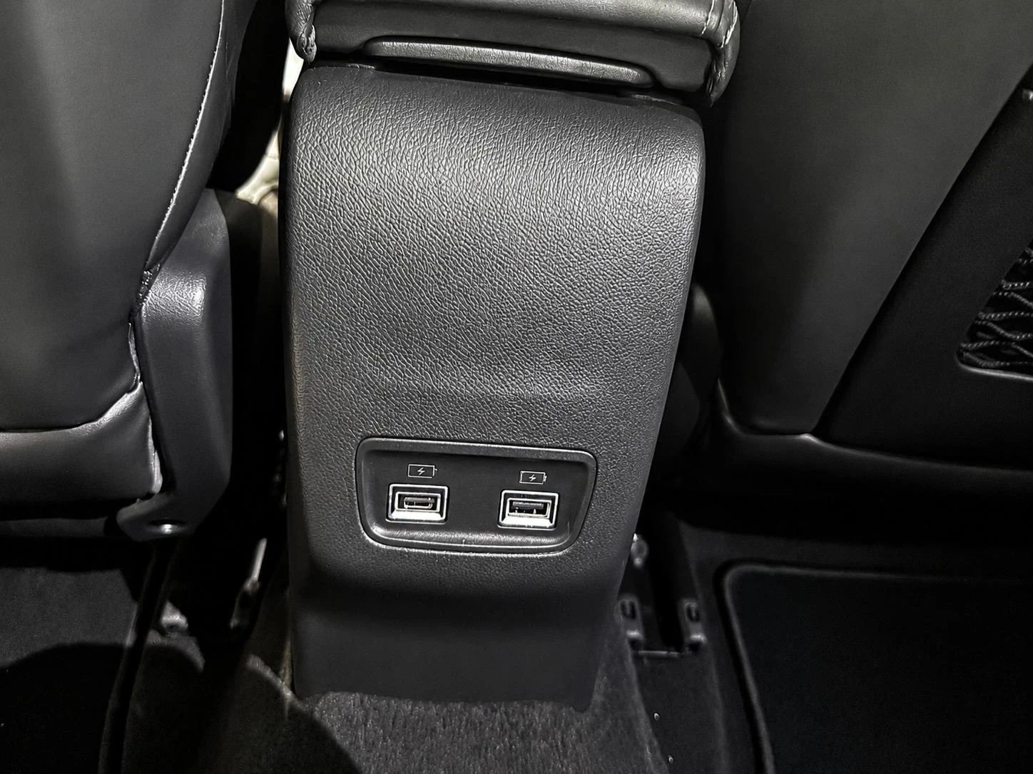 Peugeot e-208 EV GT 51 kWh
