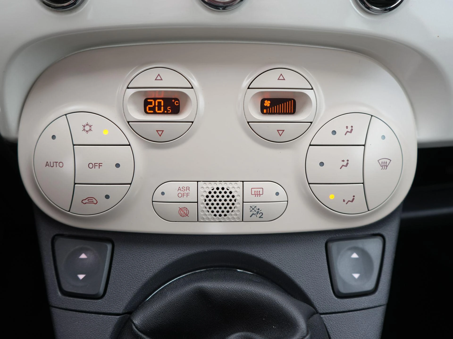 Fiat-500C-image-13