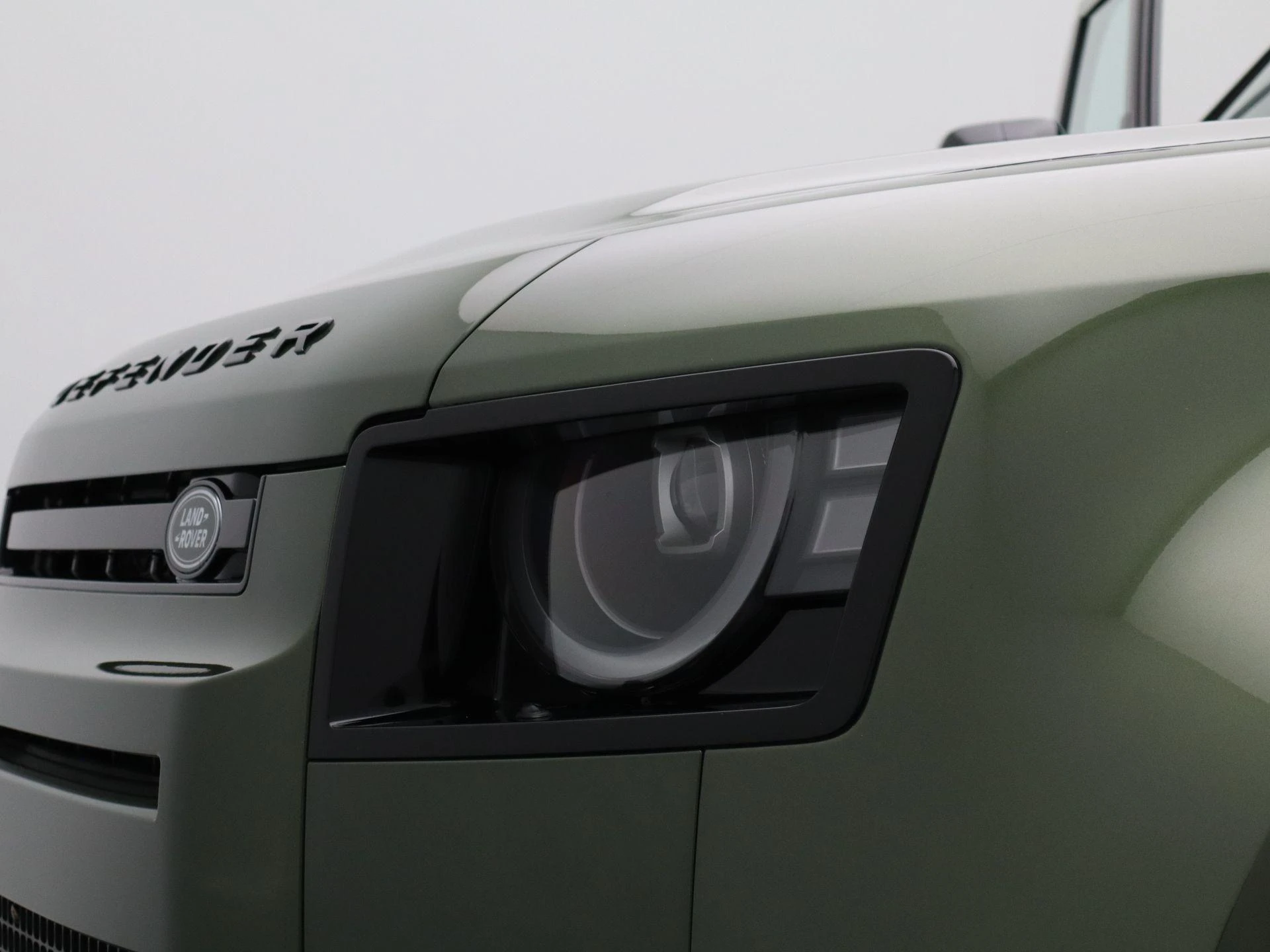 Land Rover-Defender-image-13