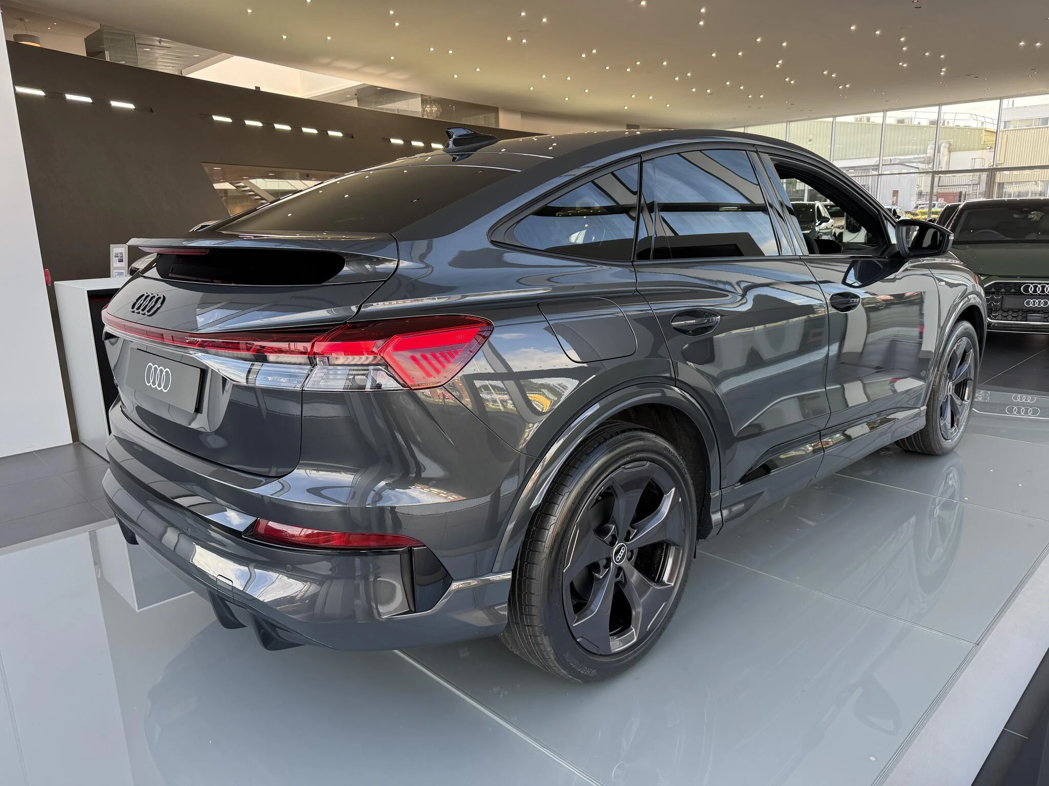 Audi-Q4 Sportback e-tron-image-4