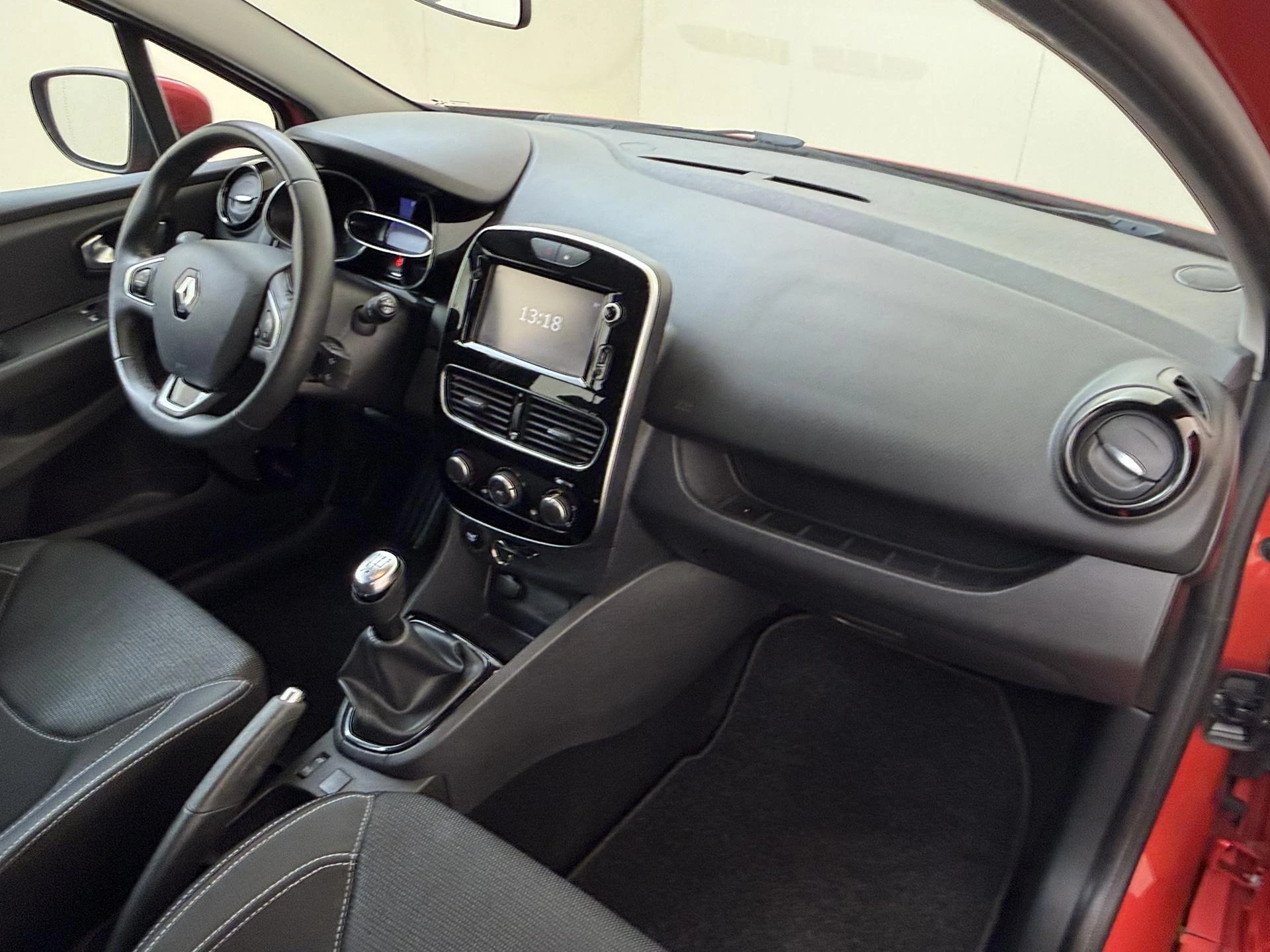 Renault-Clio-image-4