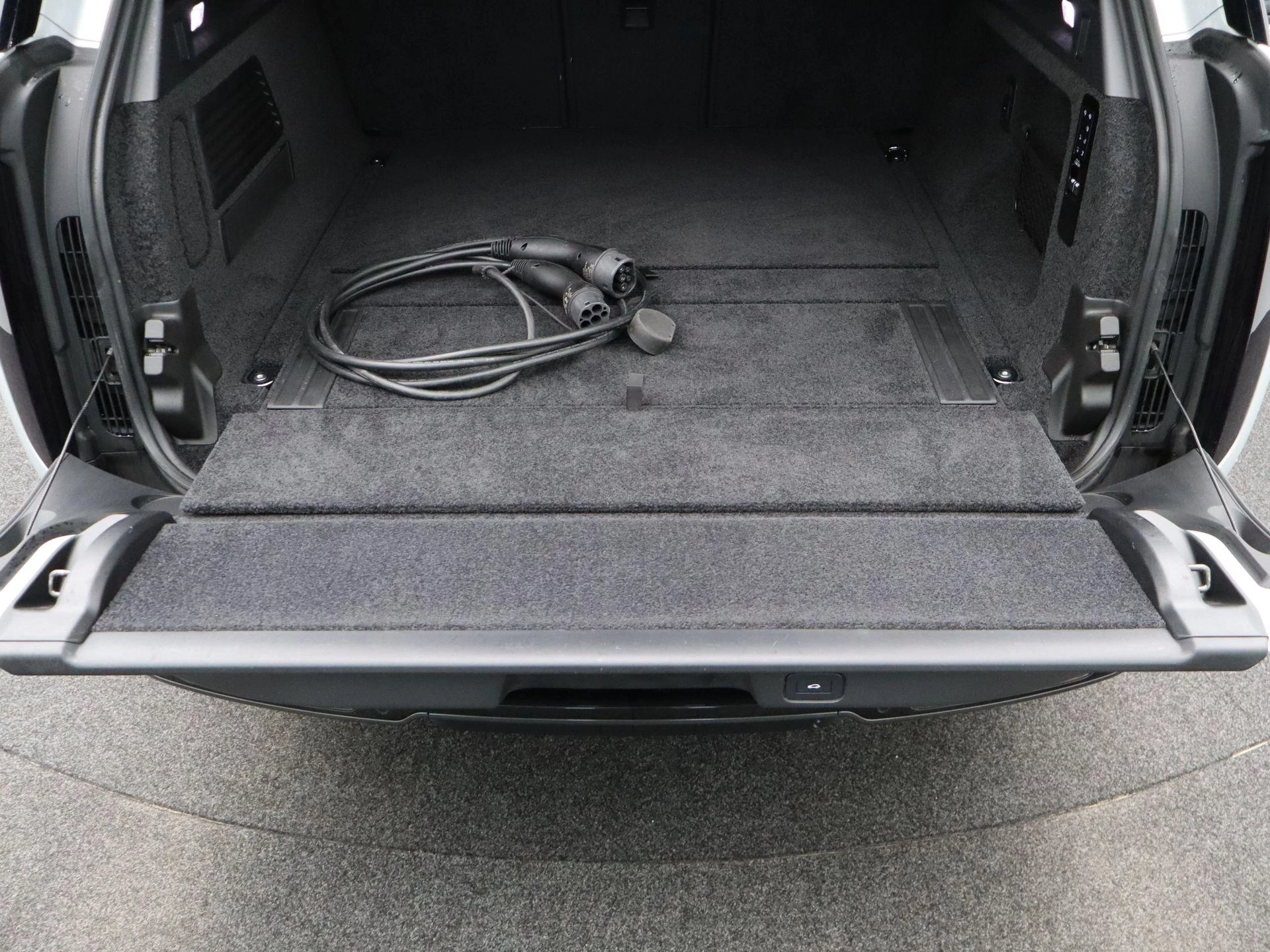Land Rover-Range Rover-image-36