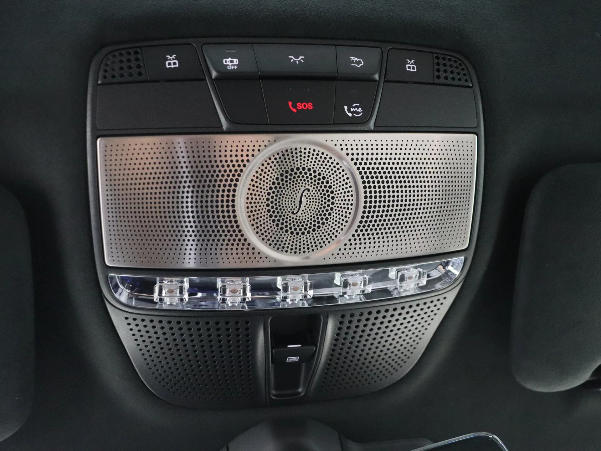 Mercedes-Benz-G-Klasse-image-26