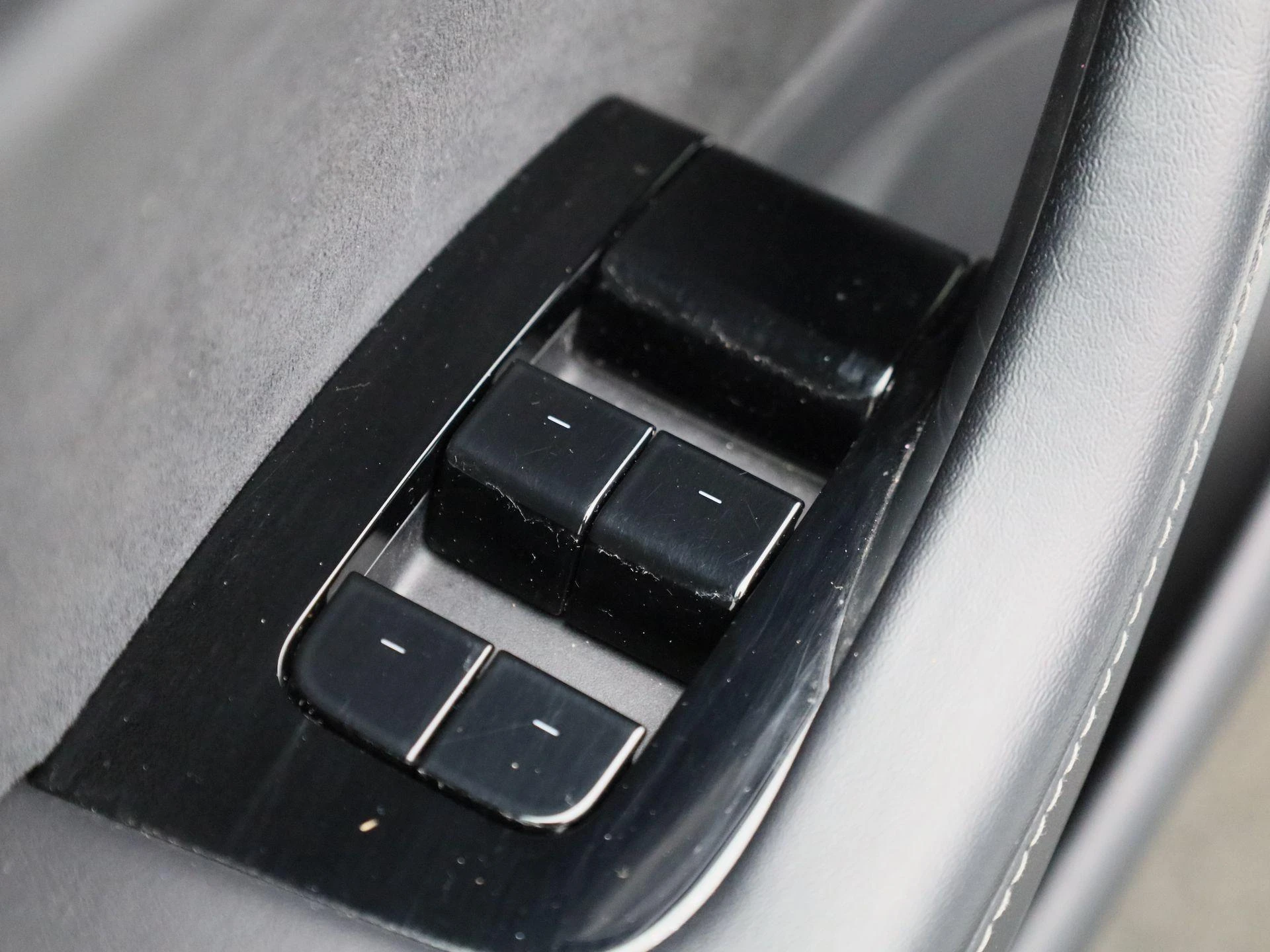 Tesla-Model 3-image-33