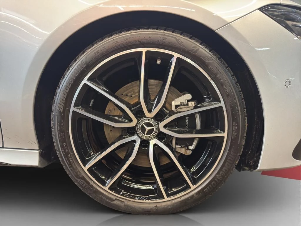 Mercedes-Benz-CLA 200 d-image-5