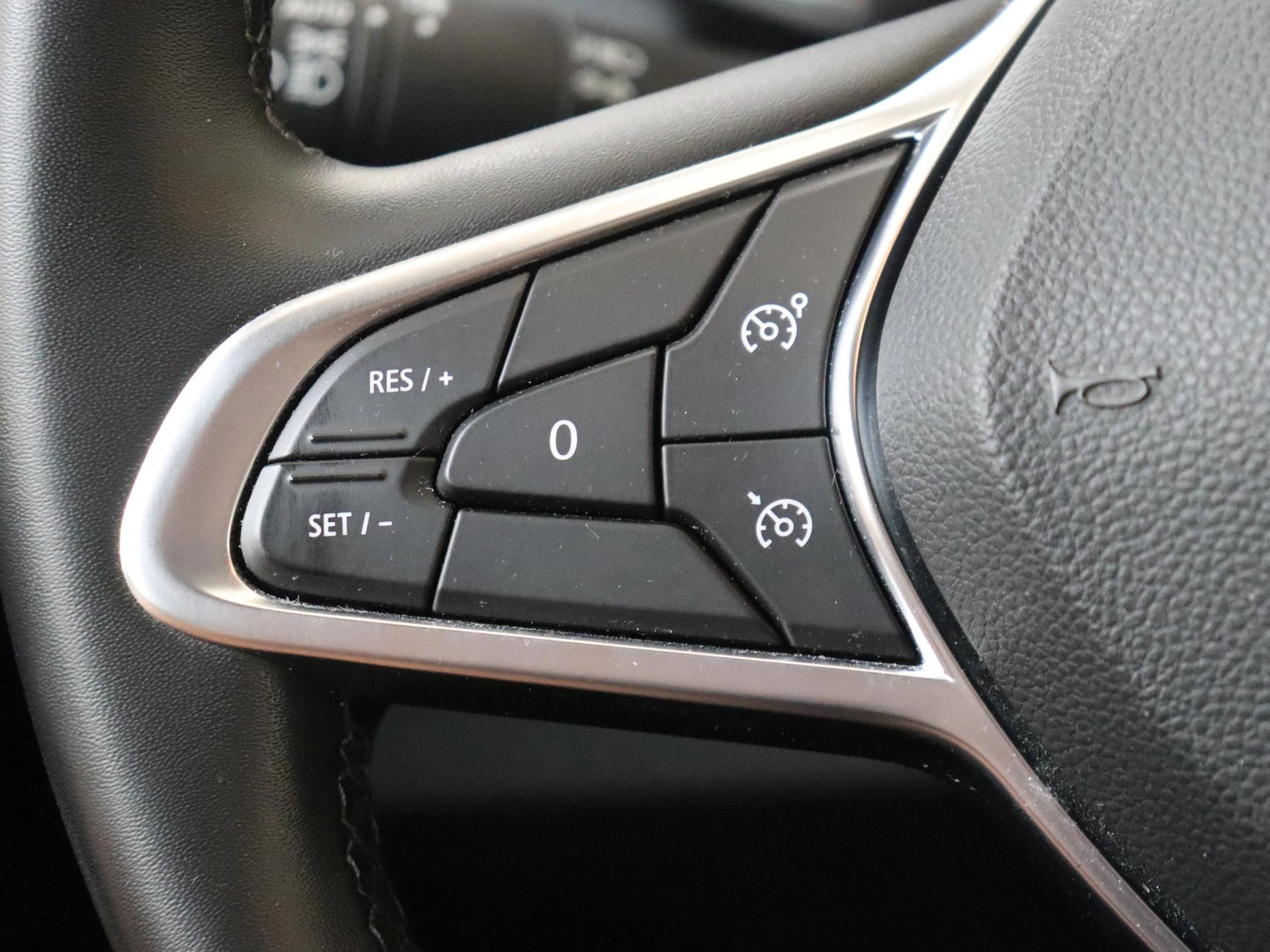 Renault-Clio-image-12