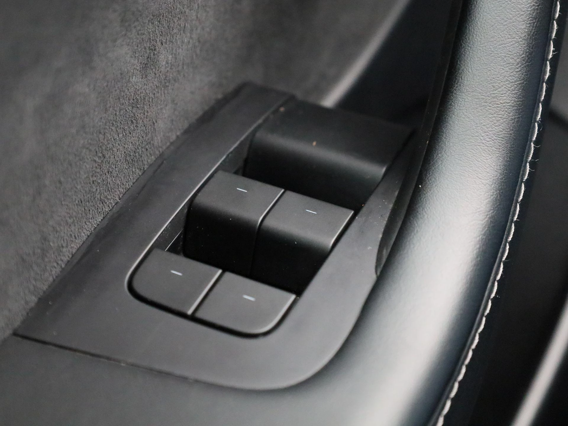 Tesla-Model 3-image-27
