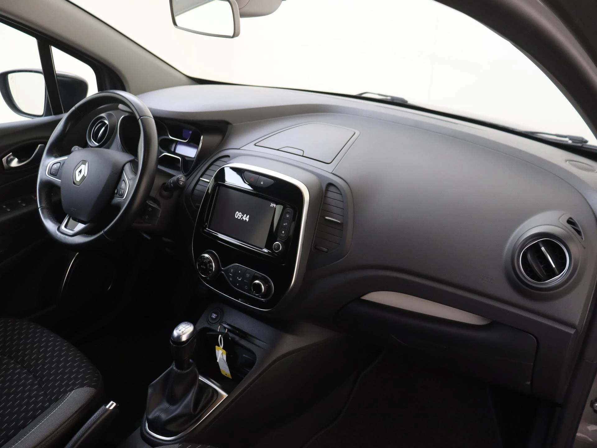 Renault-Captur-image-4