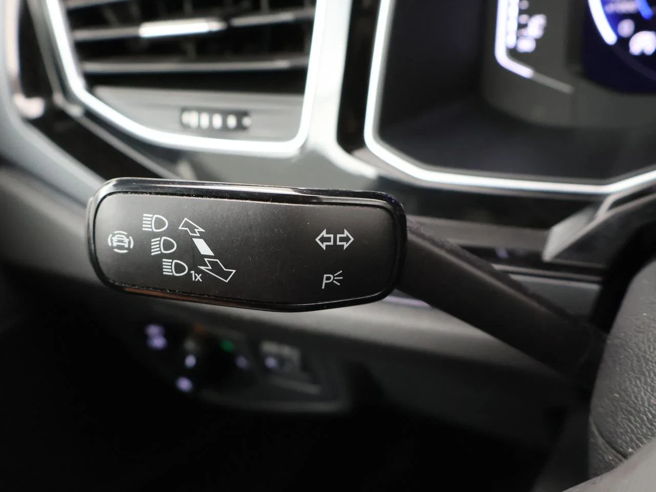 Volkswagen-Polo-image-14