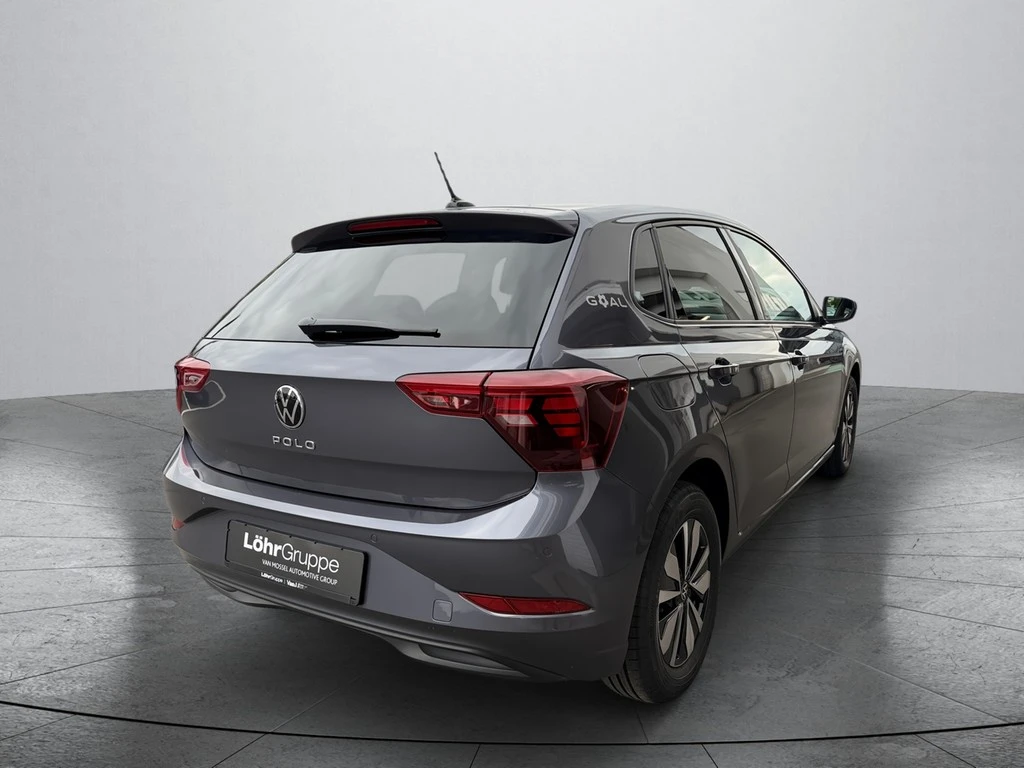 Volkswagen-Polo-image-4