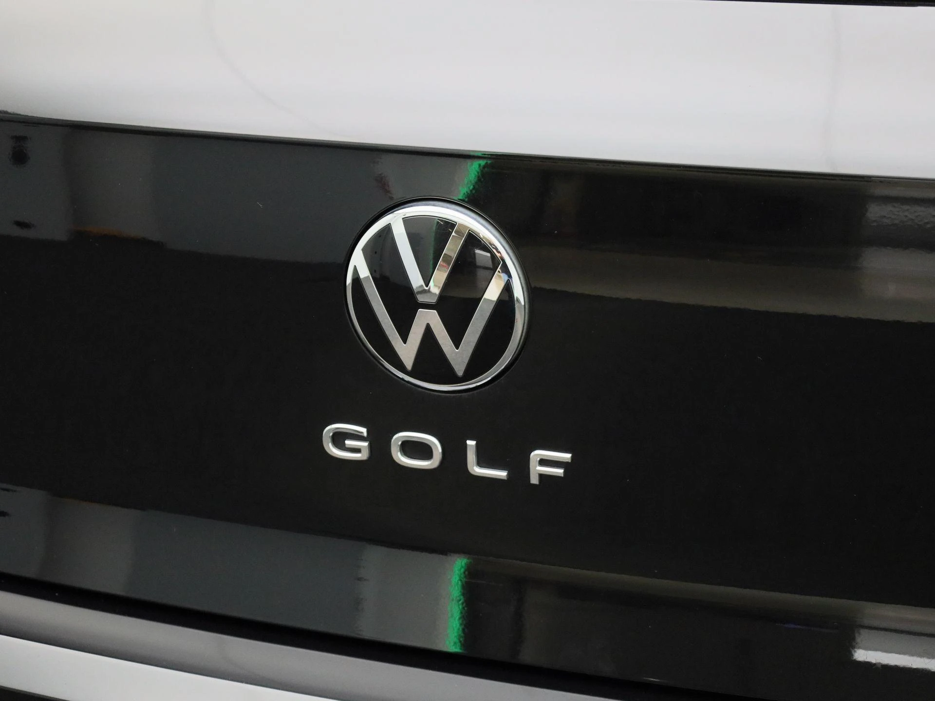 Volkswagen-Golf-image-35