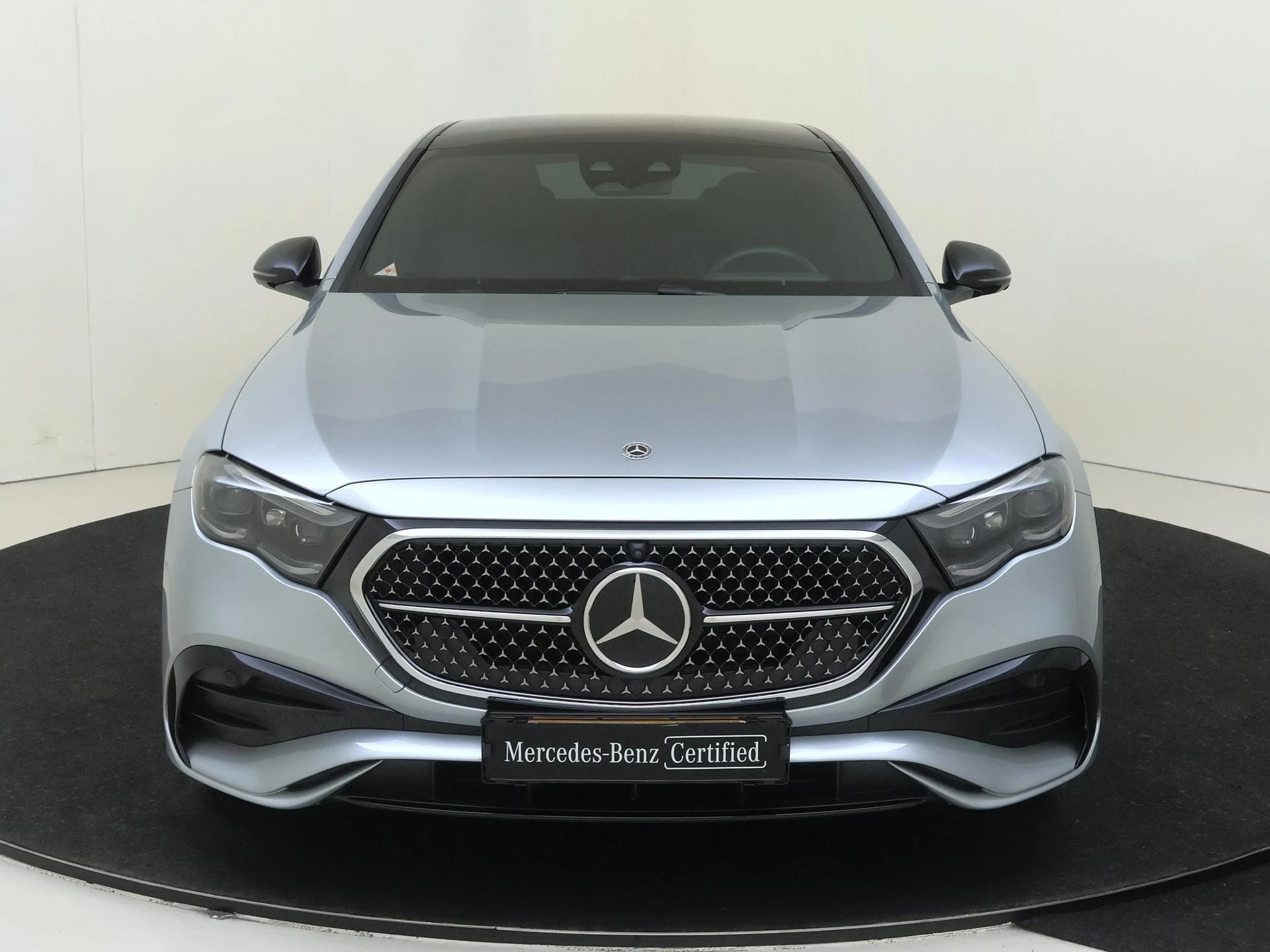 Mercedes-Benz-E-Klasse-image-5