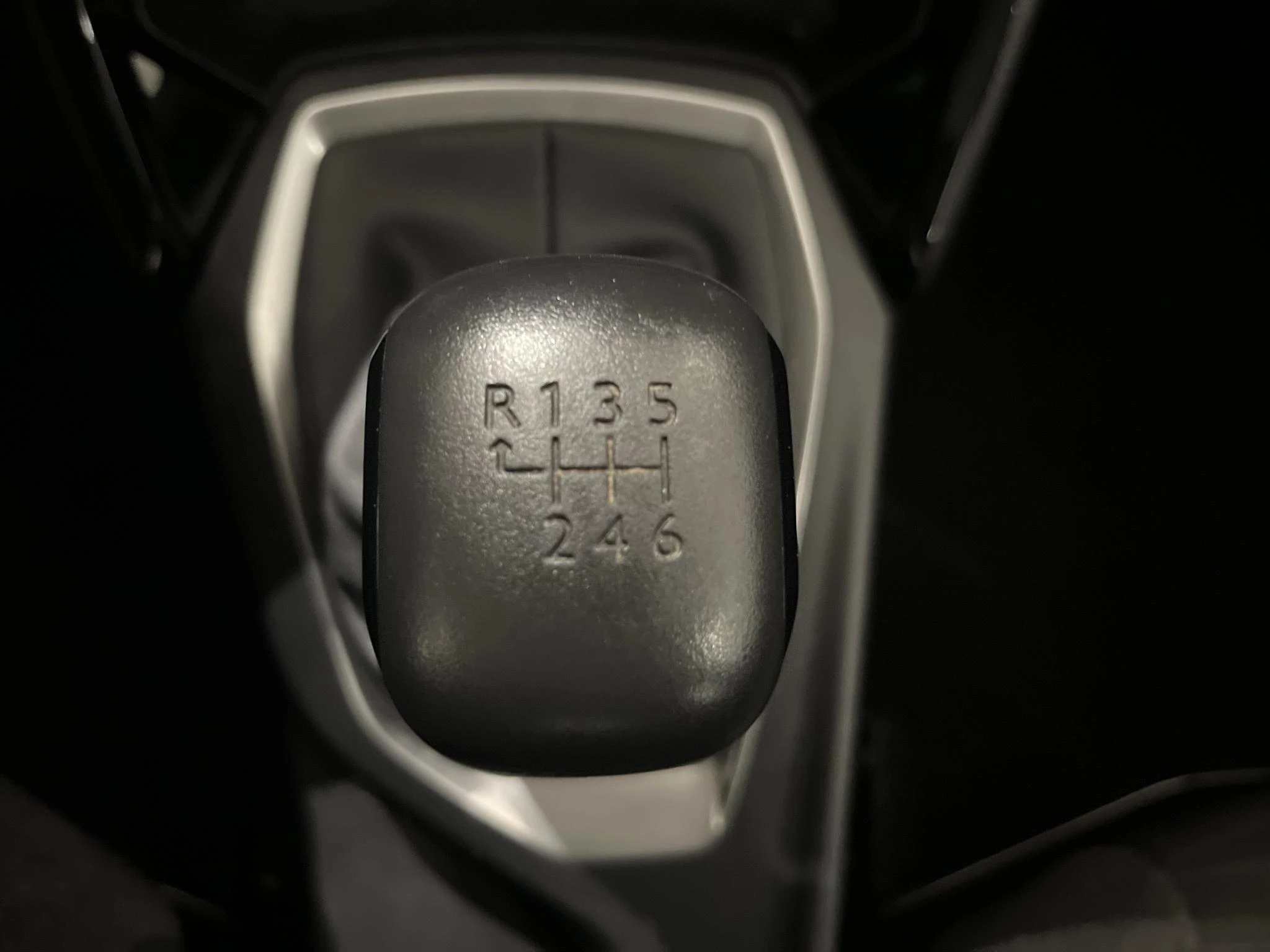 Peugeot-2008-image-12