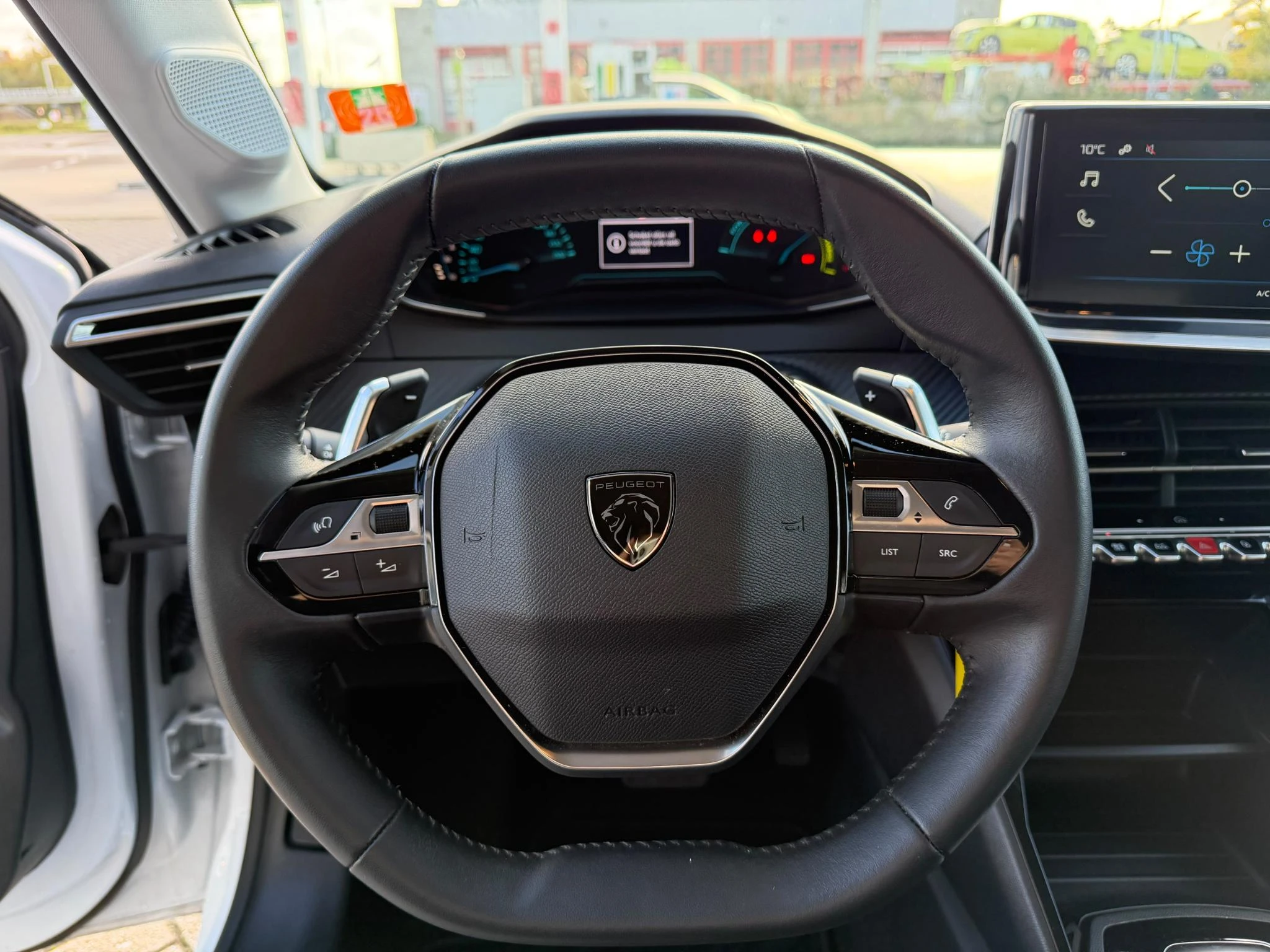 Peugeot-208-image-11