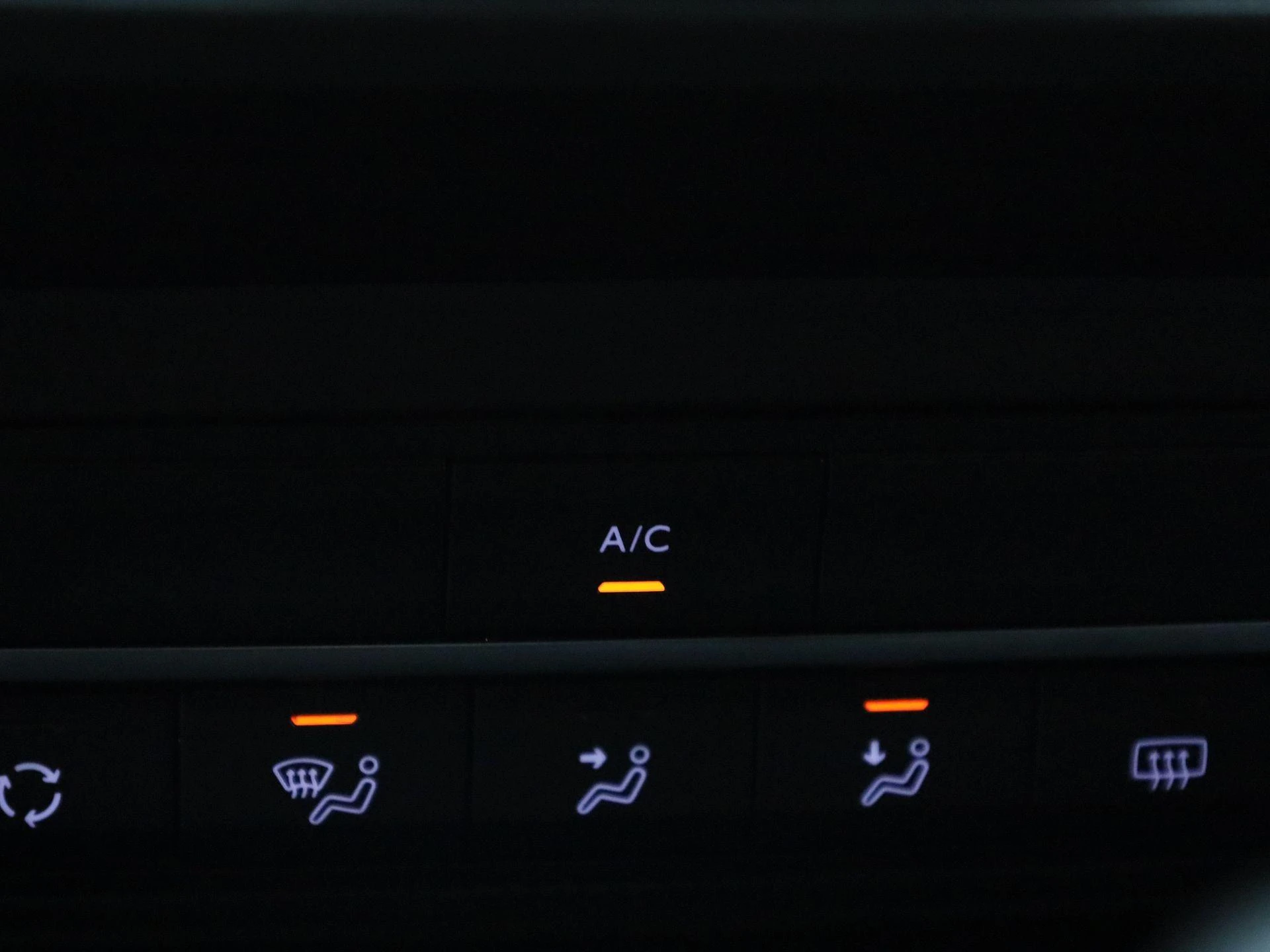 Opel-Combo Life-image-21