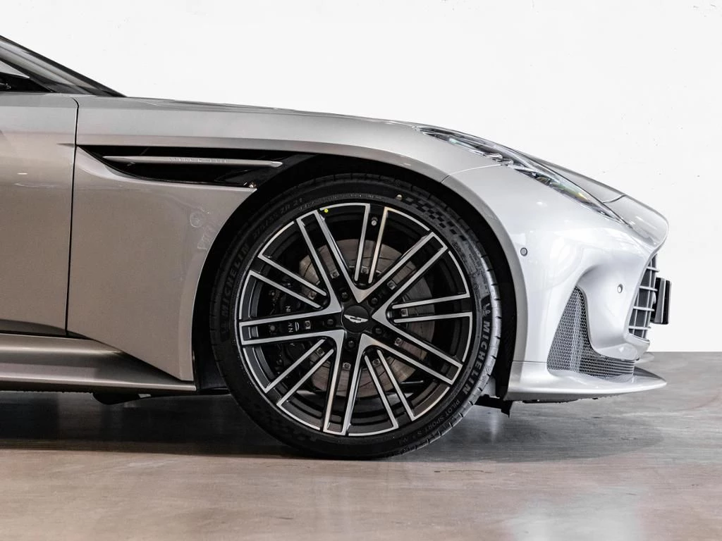 Aston Martin DB12 Volante Aston Martin Hamburg