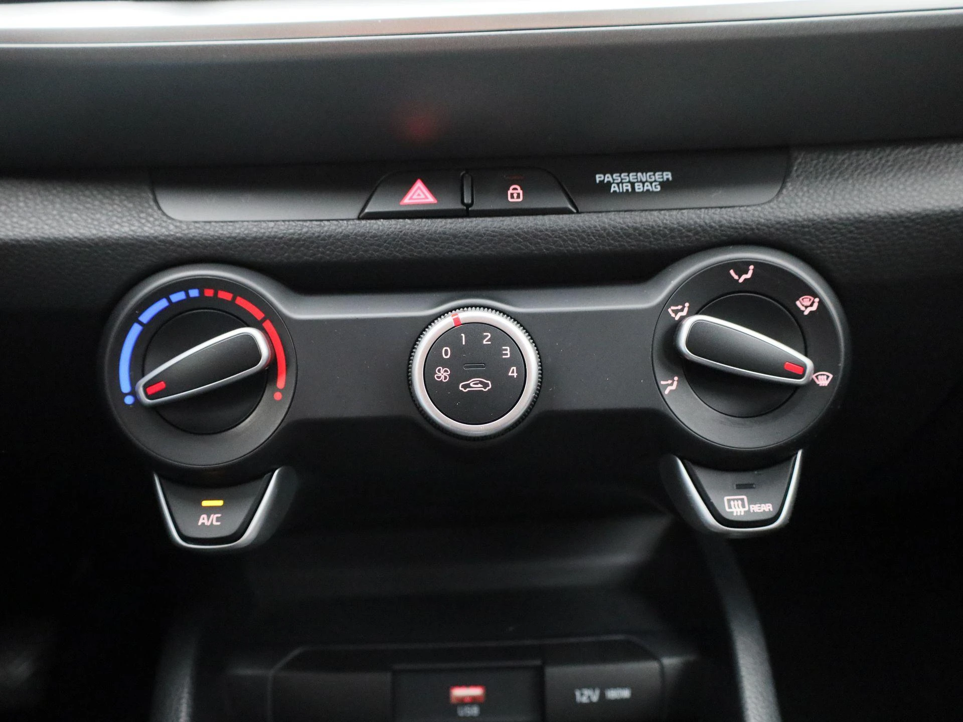 Kia-Stonic-image-16