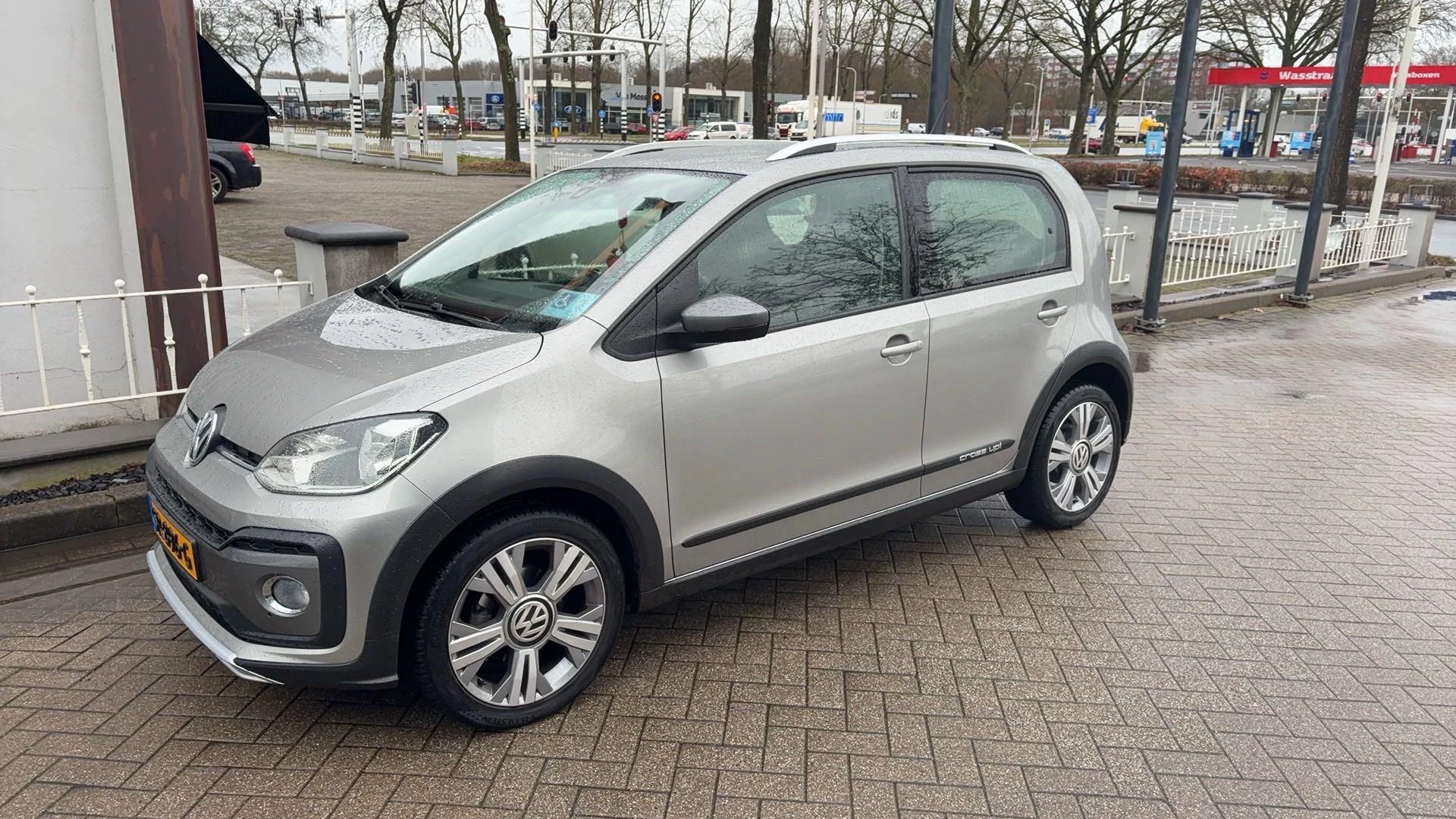 Volkswagen-up!-image-16