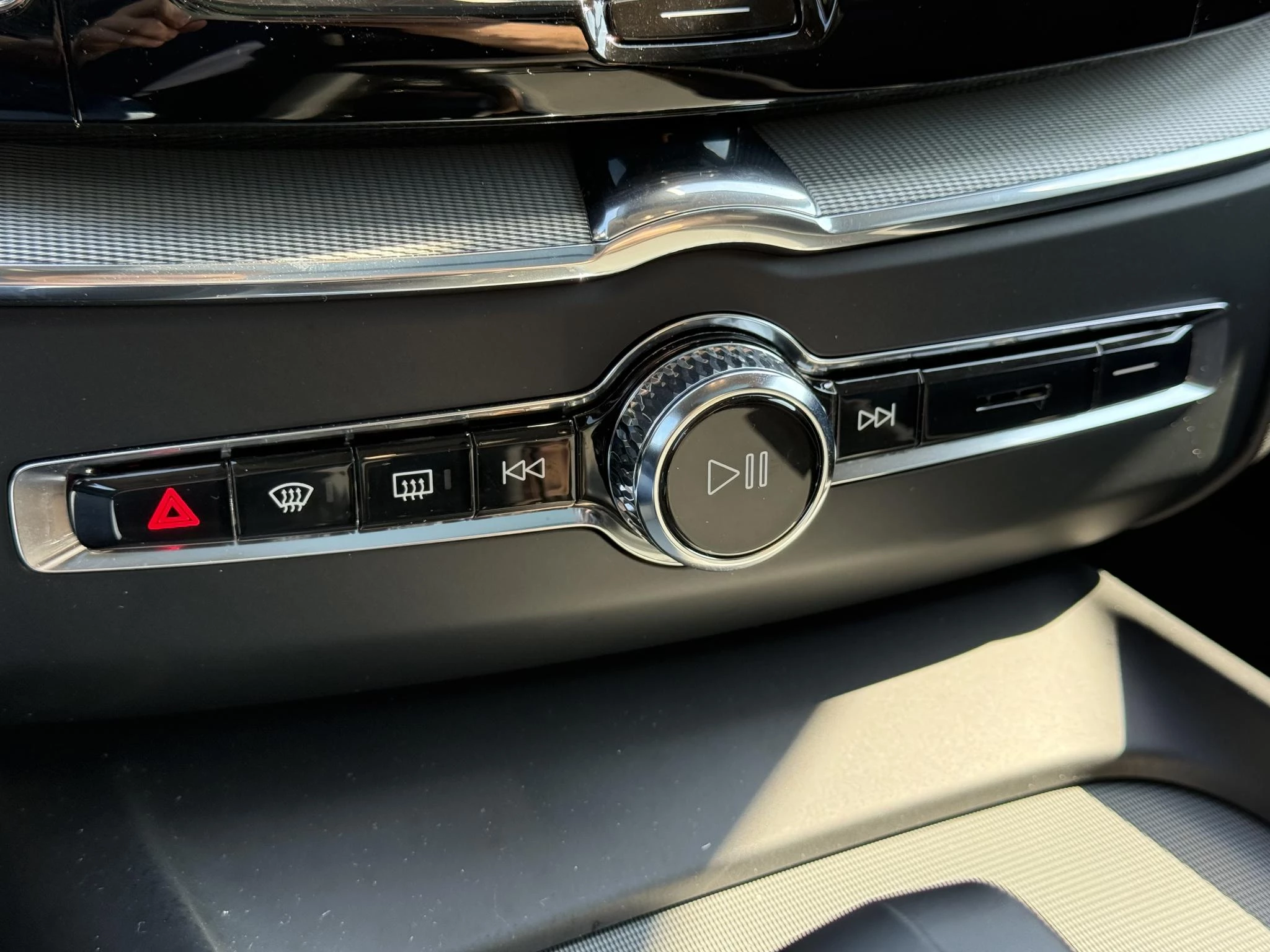 Volvo XC60 T6 Plug in Hybrid AWD Plus Dark
