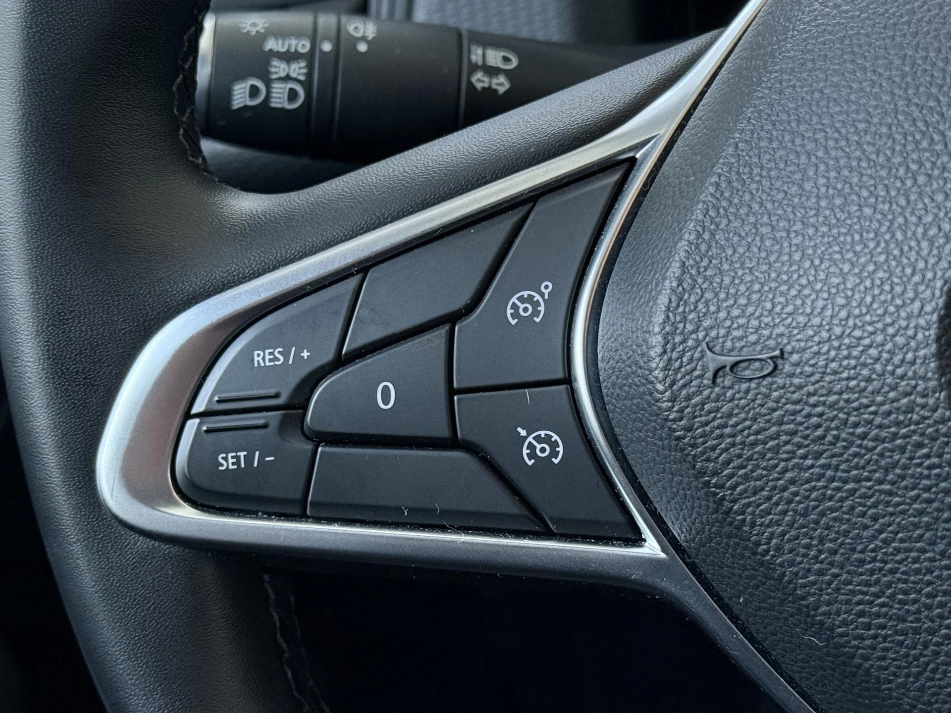 Renault-Clio-image-12