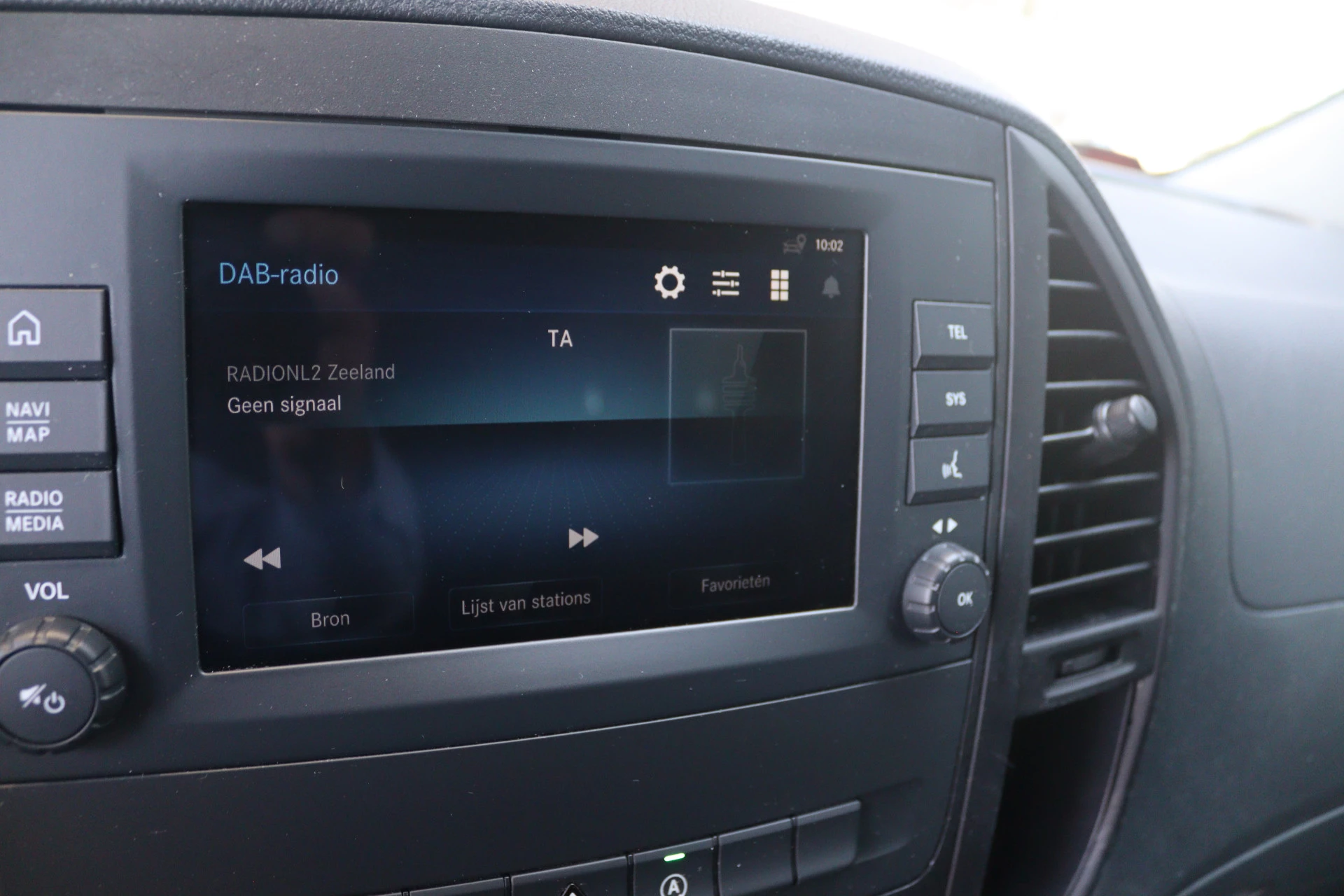 Mercedes-Benz-Vito-image-7