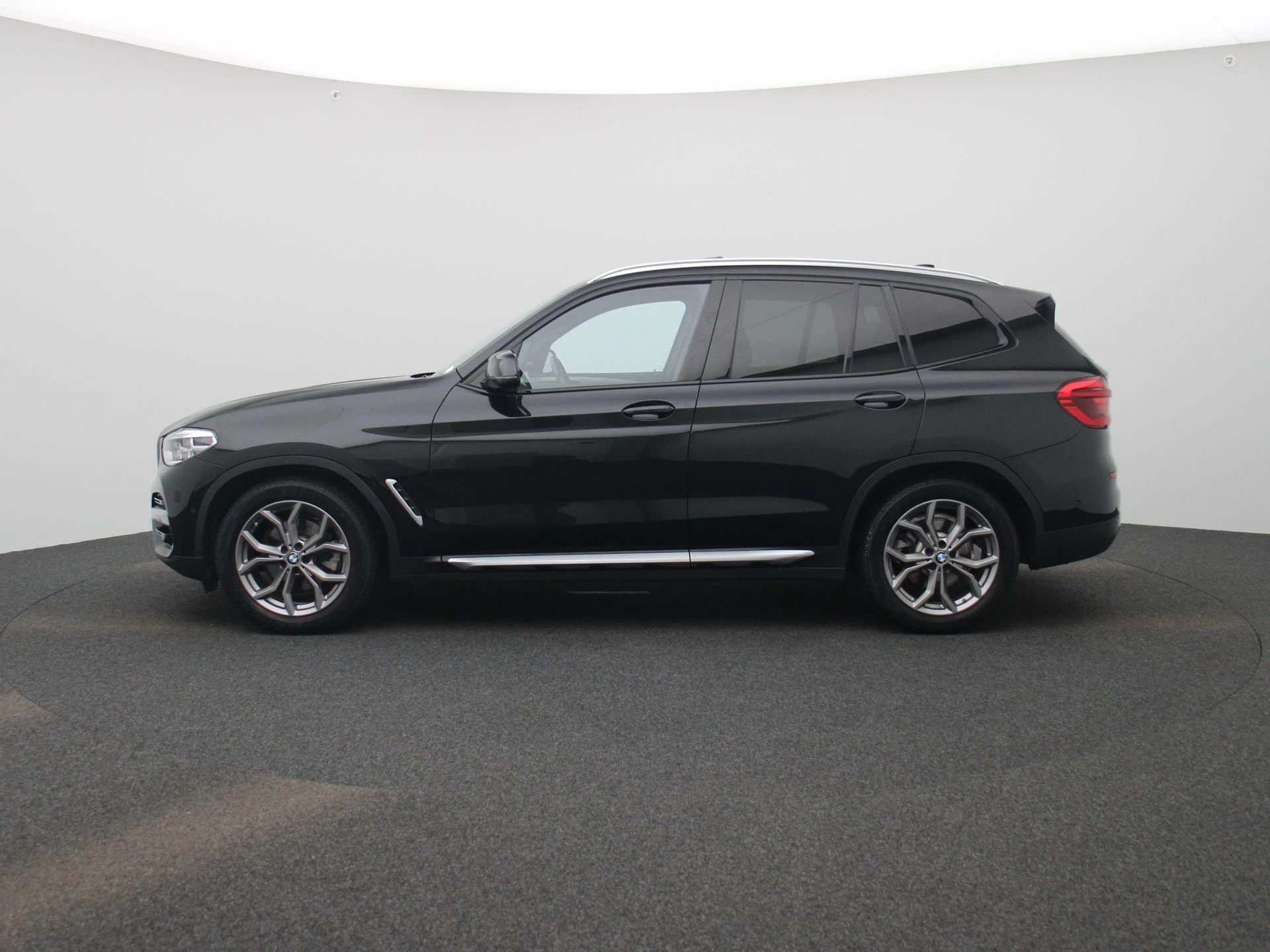 BMW X3 sDrive18d (110 kW)