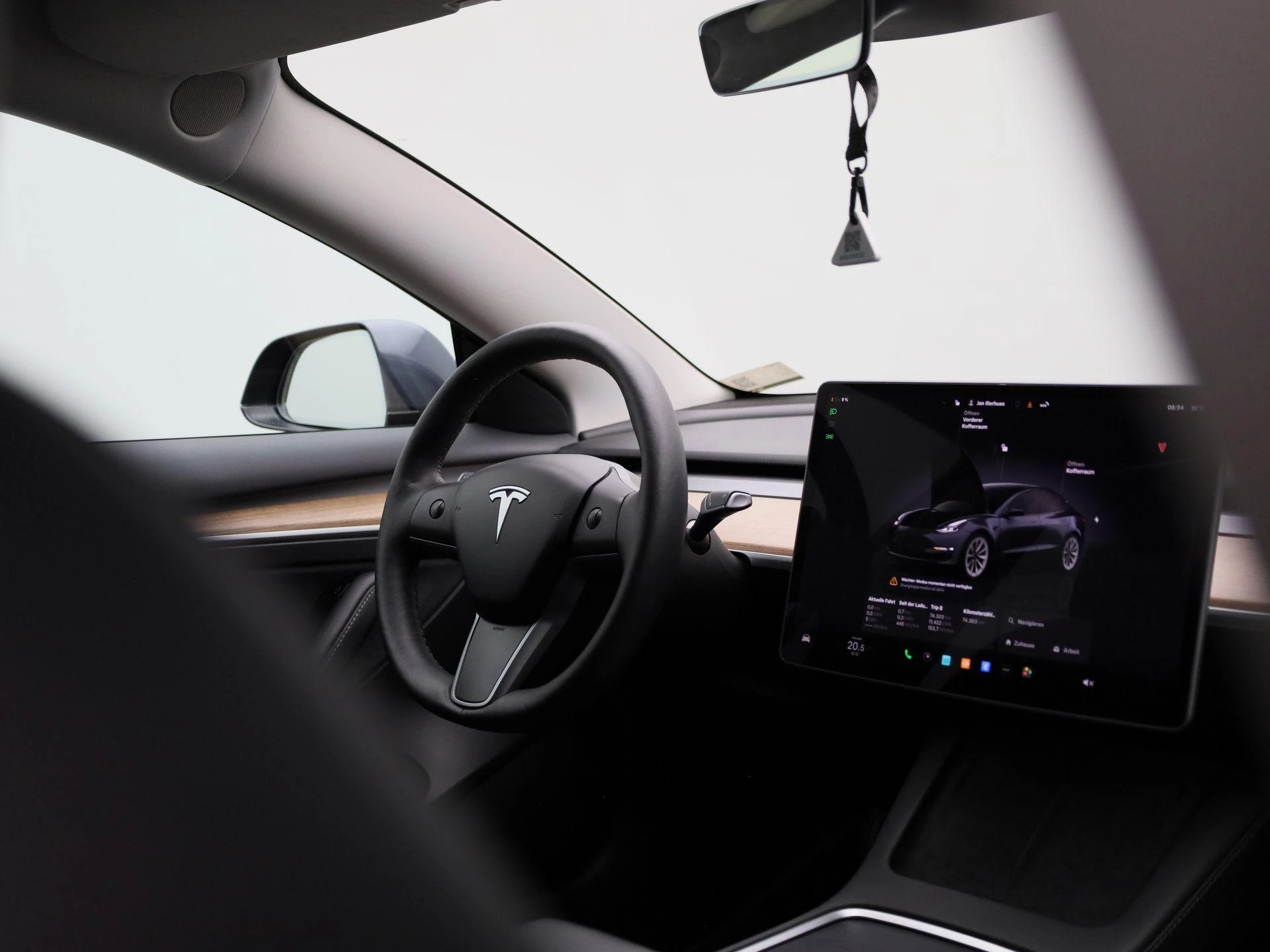Tesla-Model 3-image-33