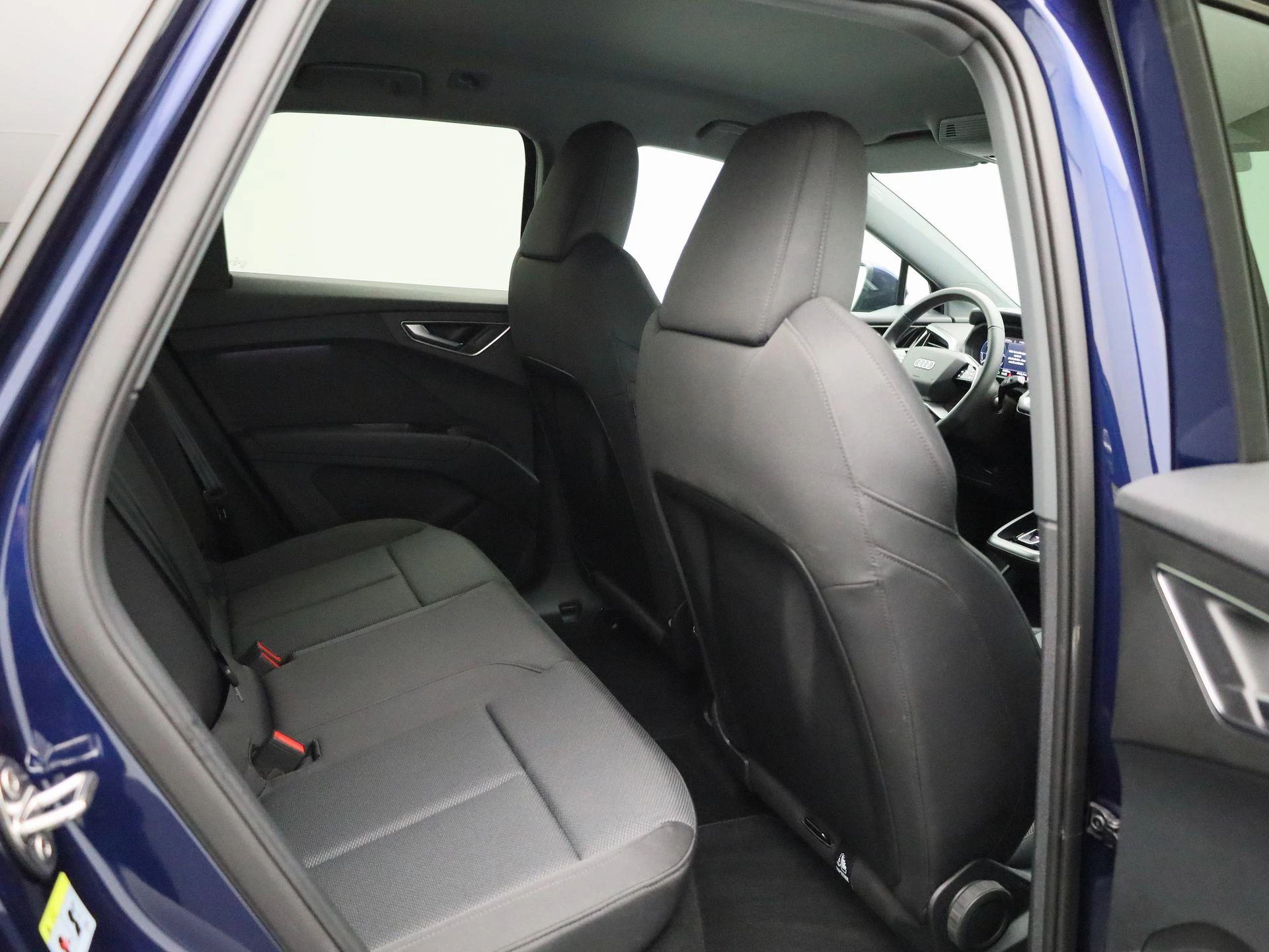 Audi-Q4 e-tron-image-39