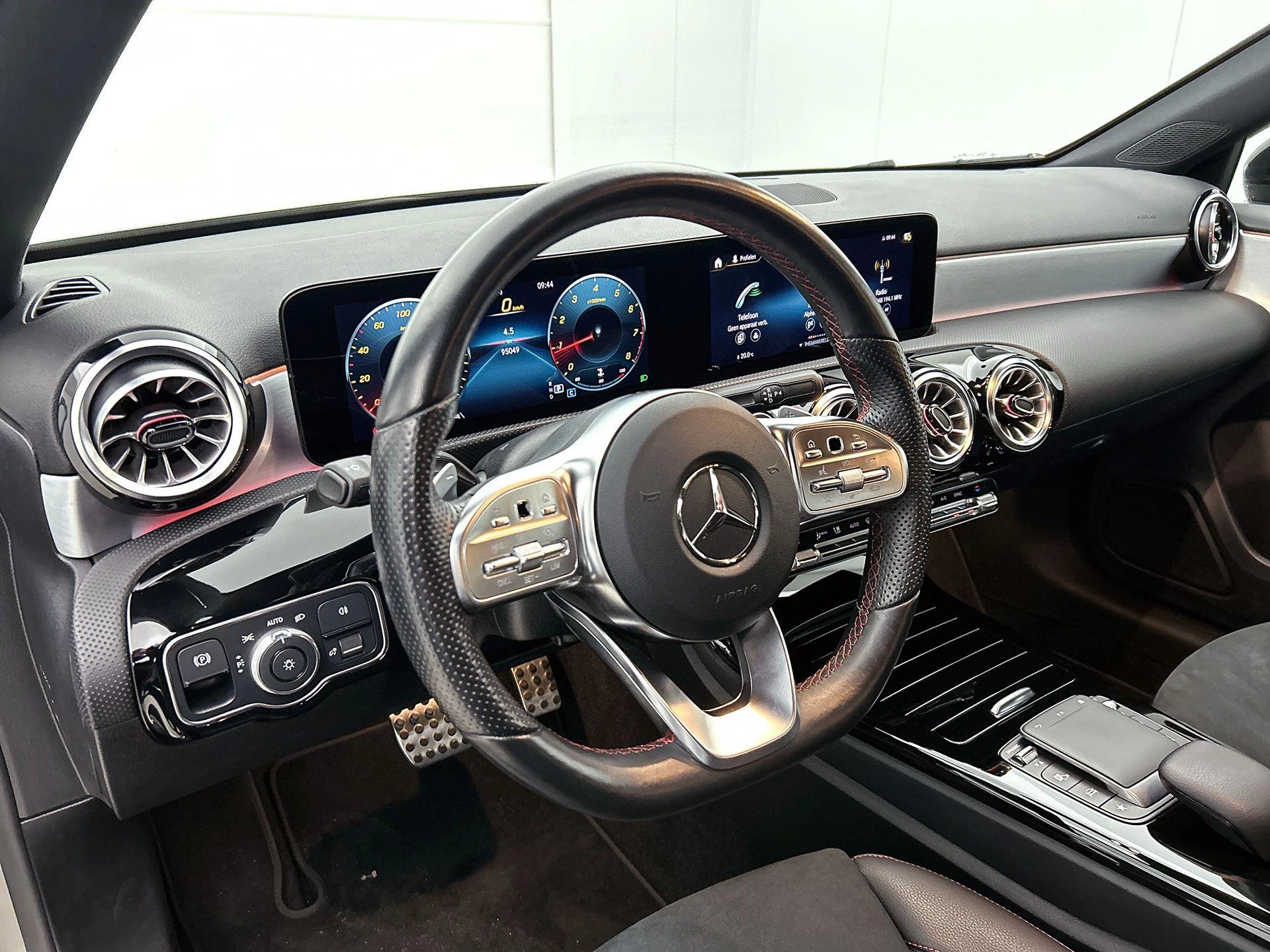 Mercedes-Benz-A-Klasse-image-26