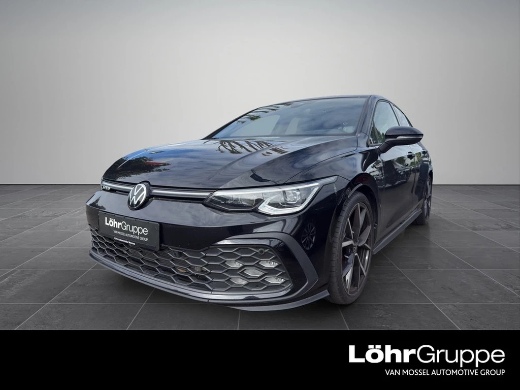 Volkswagen-Golf-image-0