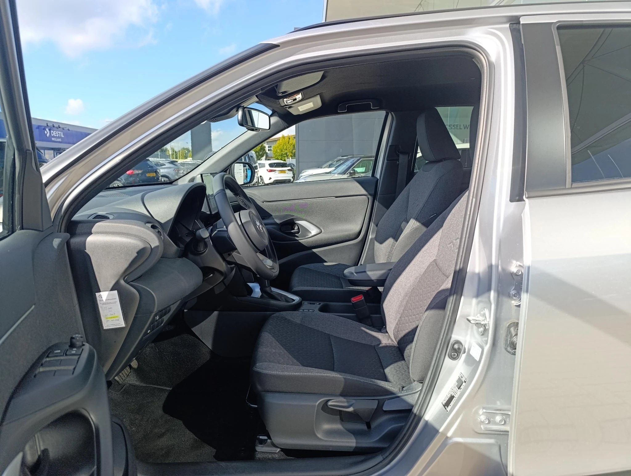 Toyota-Yaris Cross-image-11