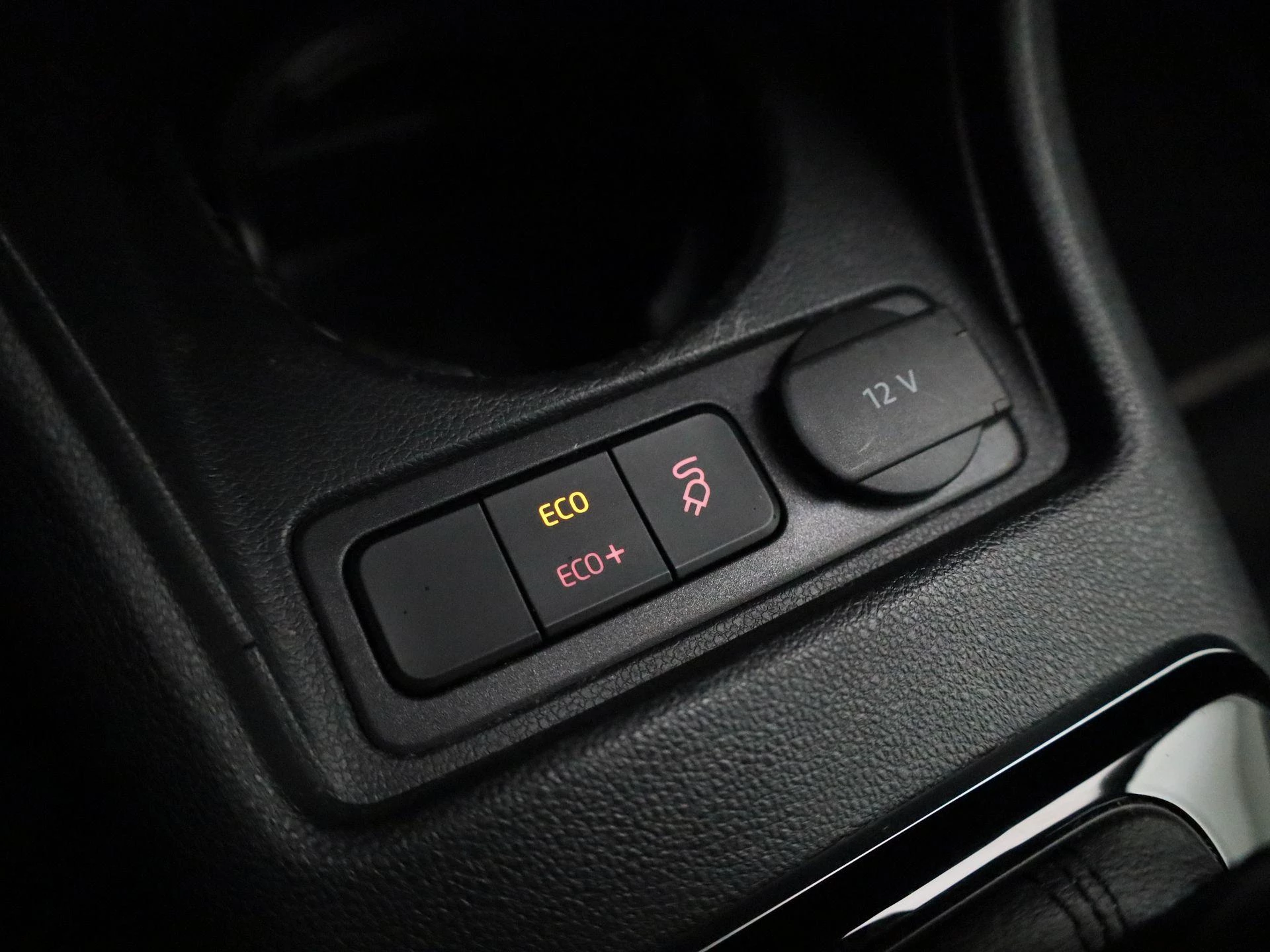 Volkswagen-e-up!-image-17