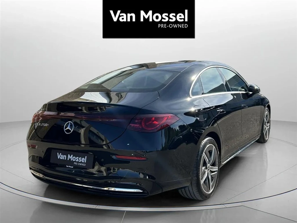 Mercedes-Benz-CLA-image-4