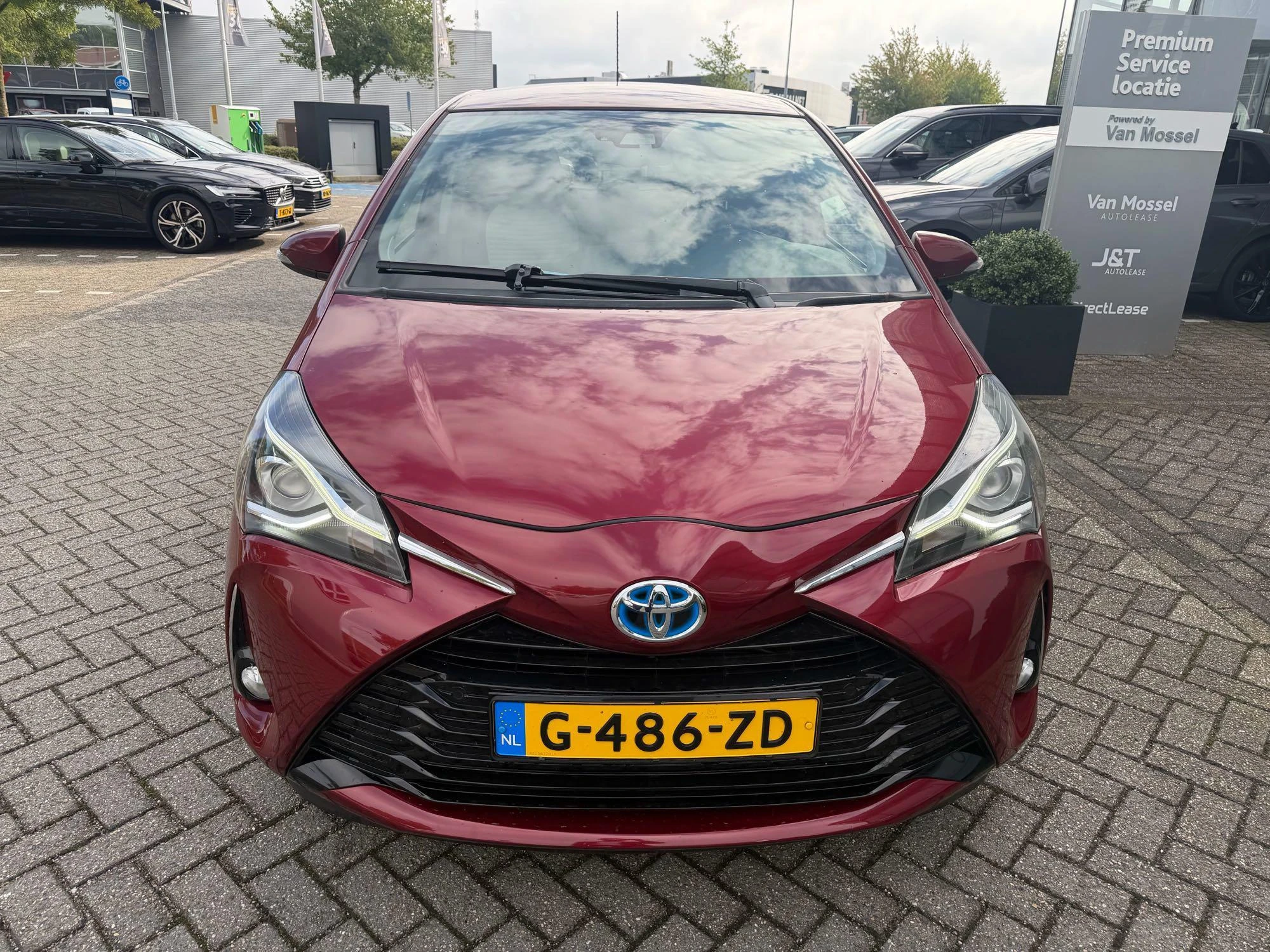 Toyota-Yaris-image-1
