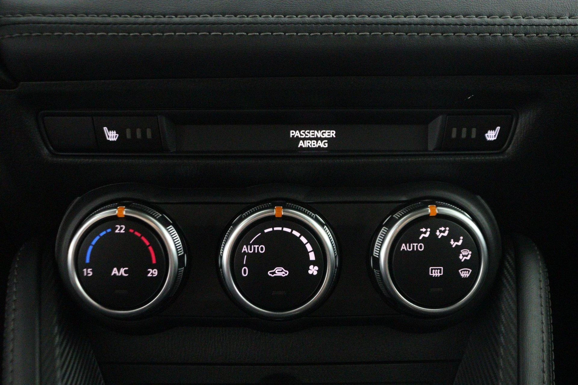 Mazda-2-image-10