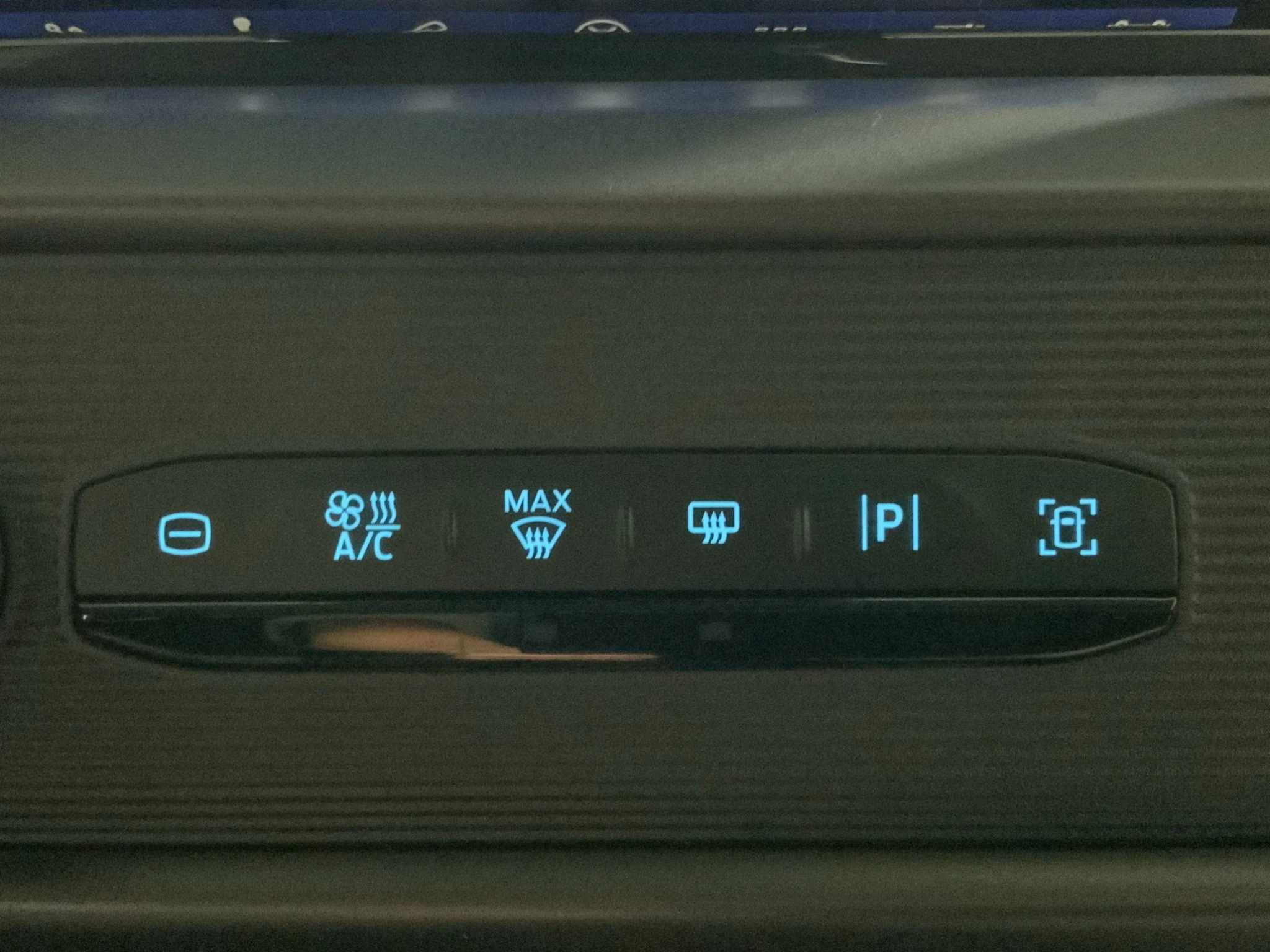 Ford-Tourneo Courier-image-19