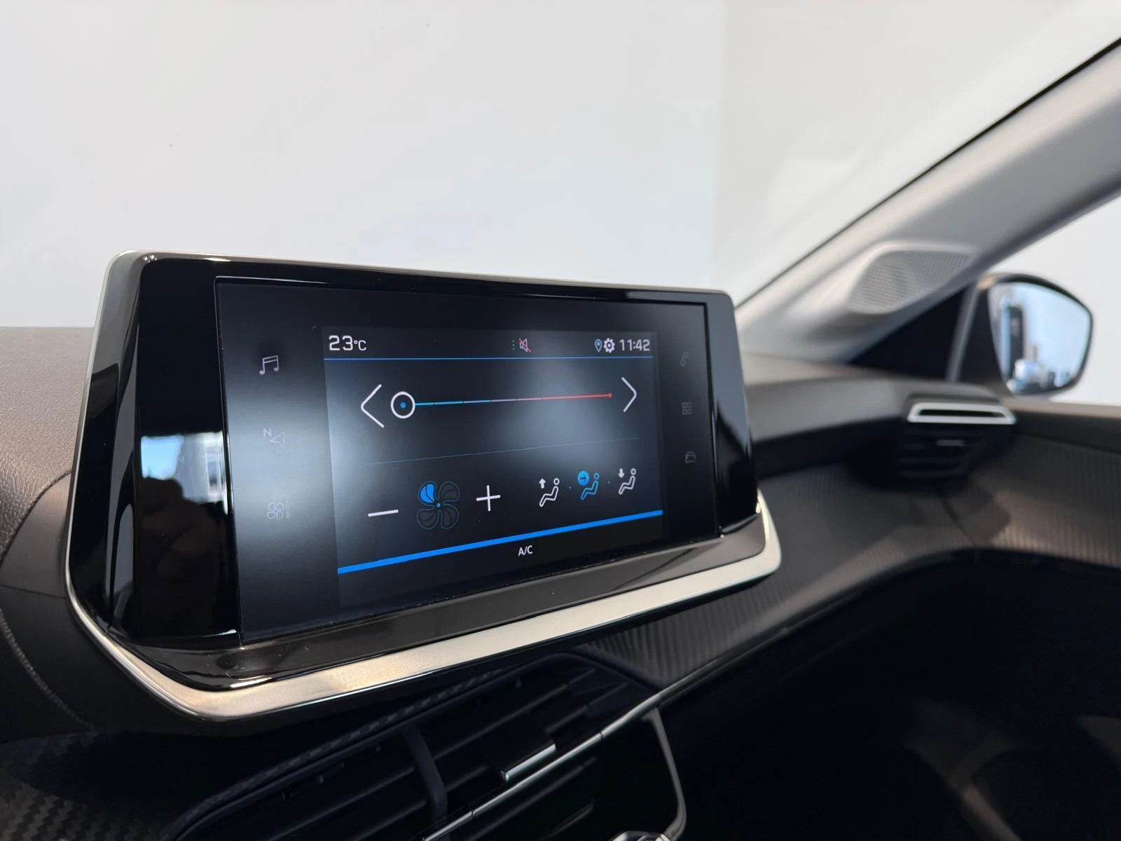 Peugeot-208-image-22
